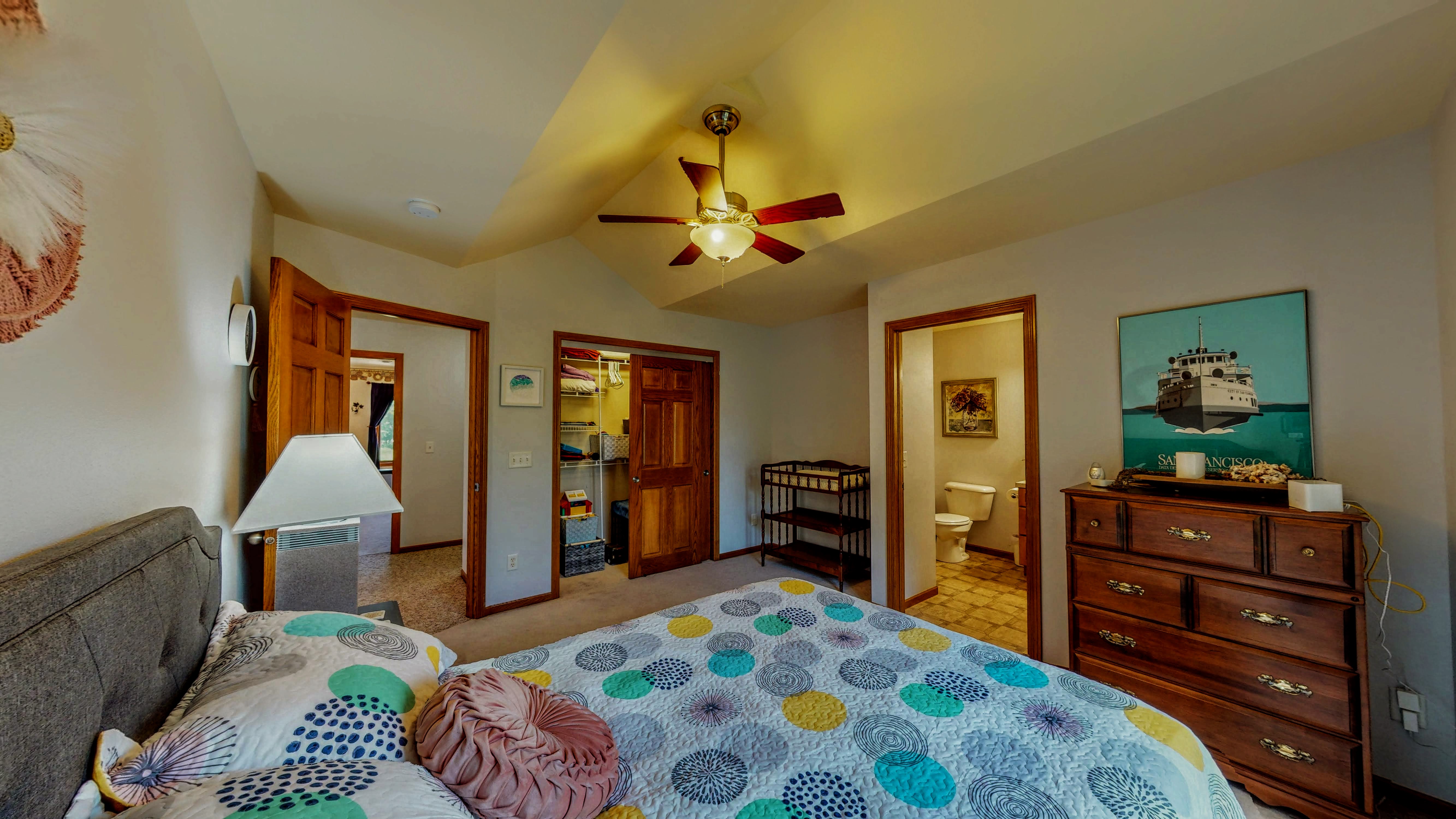 Jefferson, Wisconsin, 53549, United States, 4 Bedrooms Bedrooms, ,4 BathroomsBathrooms,Residential,For Sale,1984363