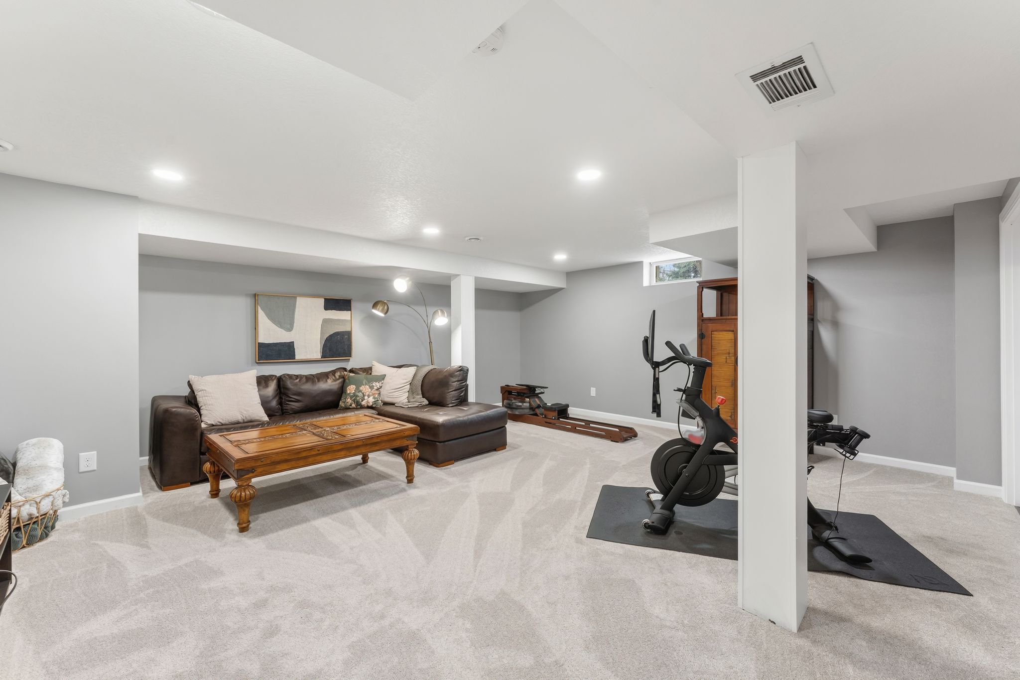  Stylish Renovation Meets Classic Charm - 物件實景