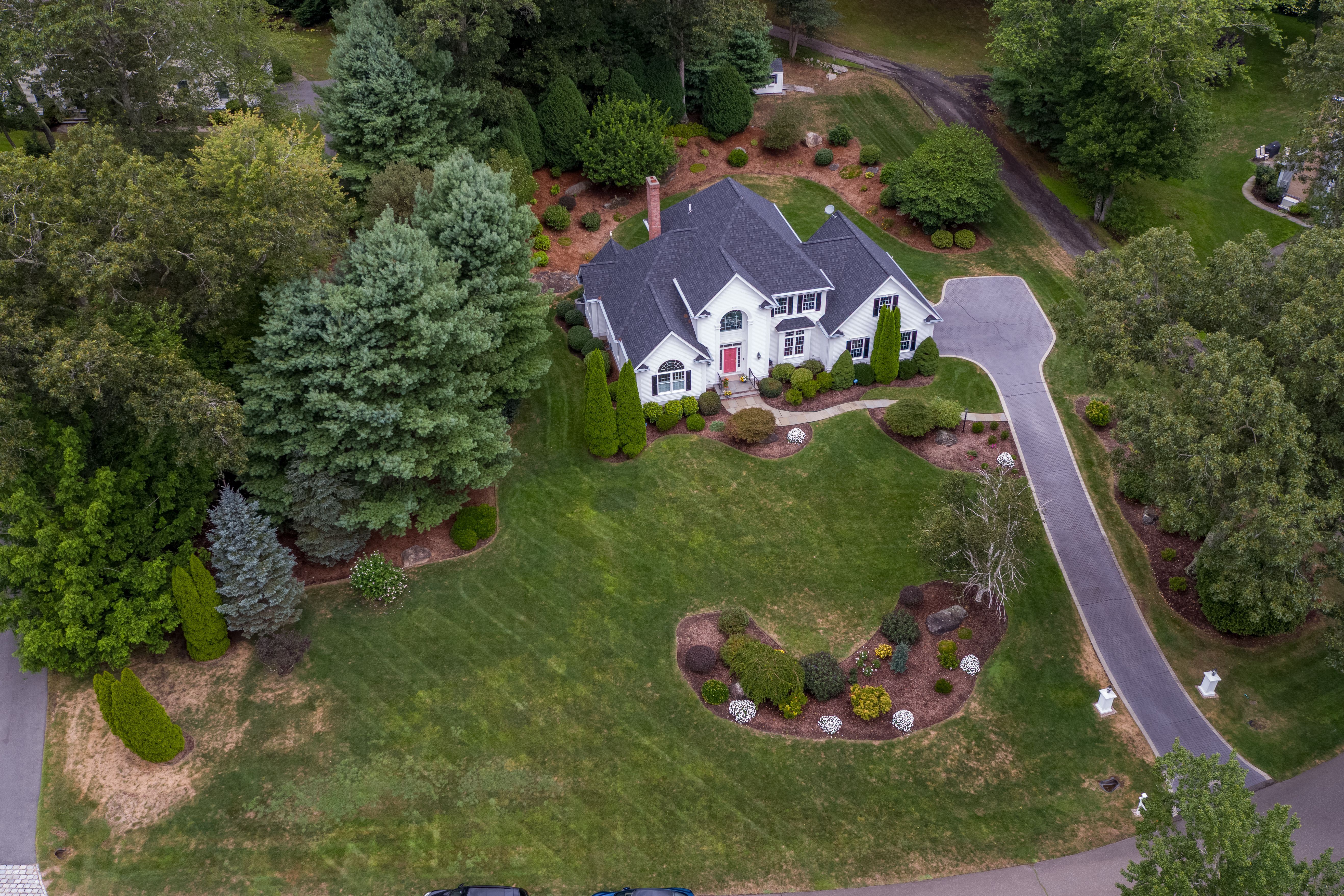  Meticulously Renovated Colonial is Coastal Sophistication - 物件實景
