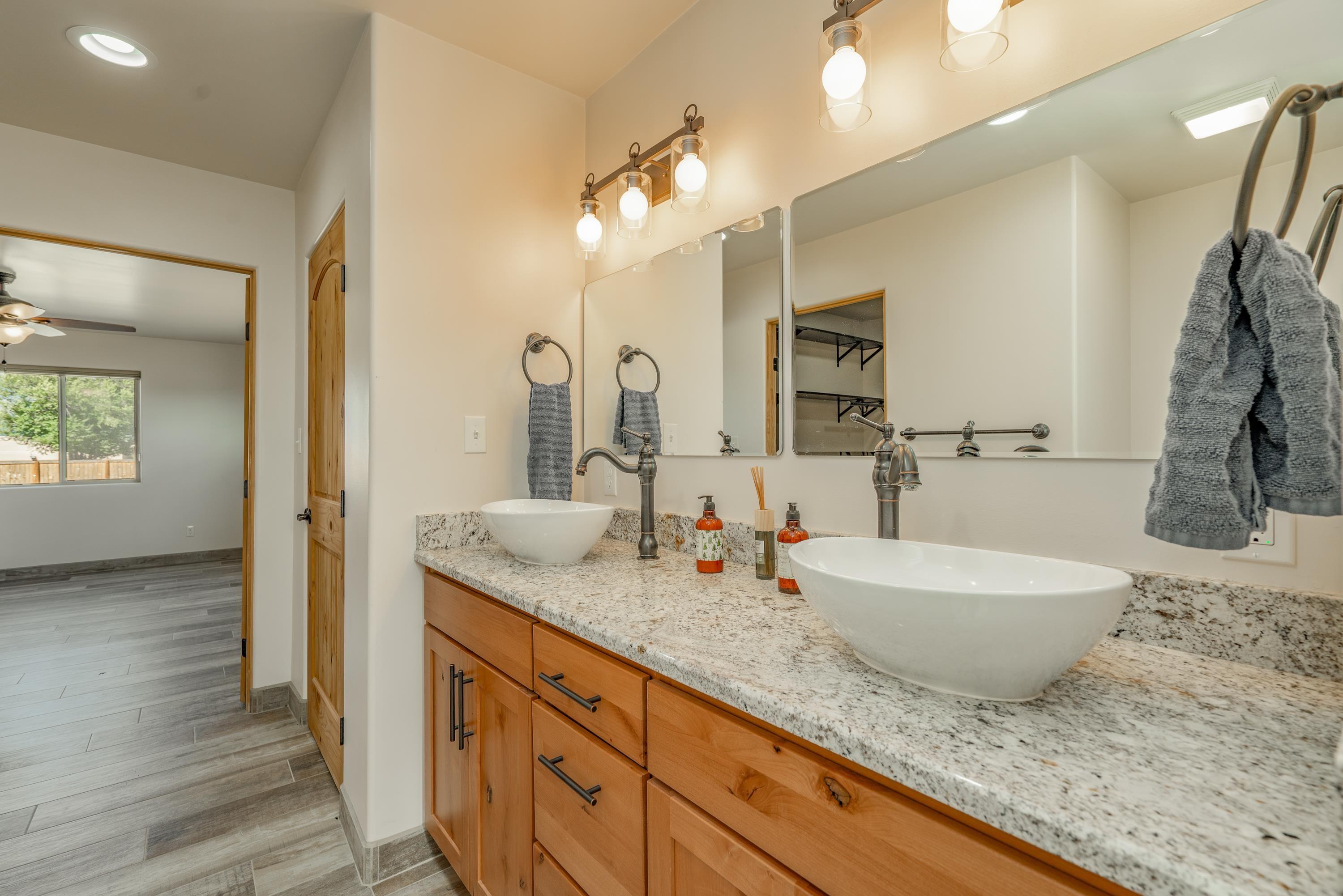 Taos, New Mexico, 87557, United States, 3 Bedrooms Bedrooms, ,2 BathroomsBathrooms,Residential,For Sale,1959300
