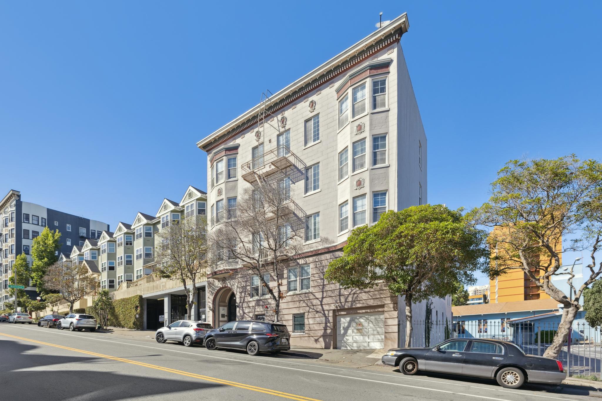 San Francisco, California, 94117, United States, 24 Bedrooms Bedrooms, ,Residential,For Sale,1995943