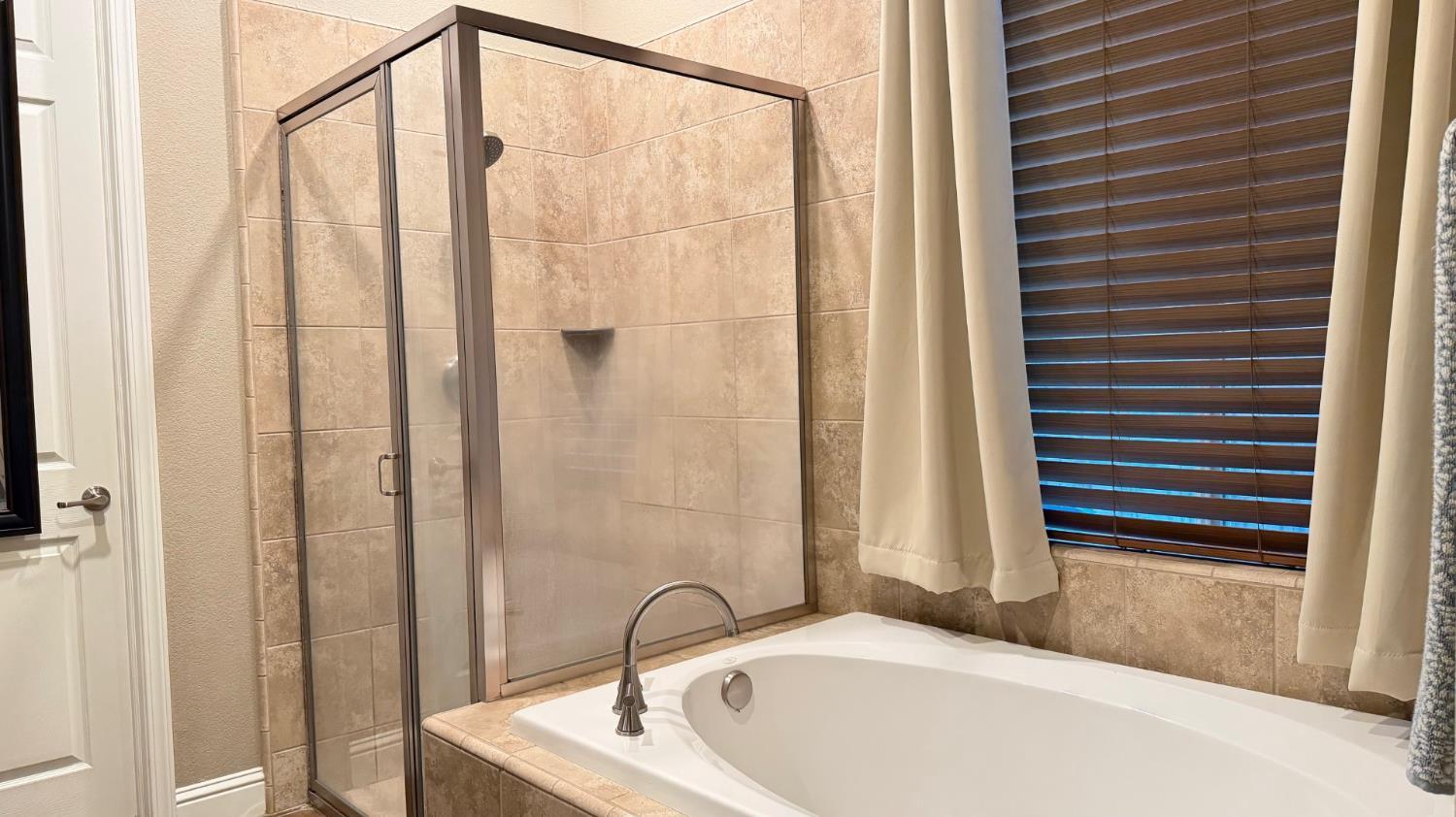 Fresno, California, 93723, United States, 4 Bedrooms Bedrooms, ,3 BathroomsBathrooms,Residential,For Sale,2010730