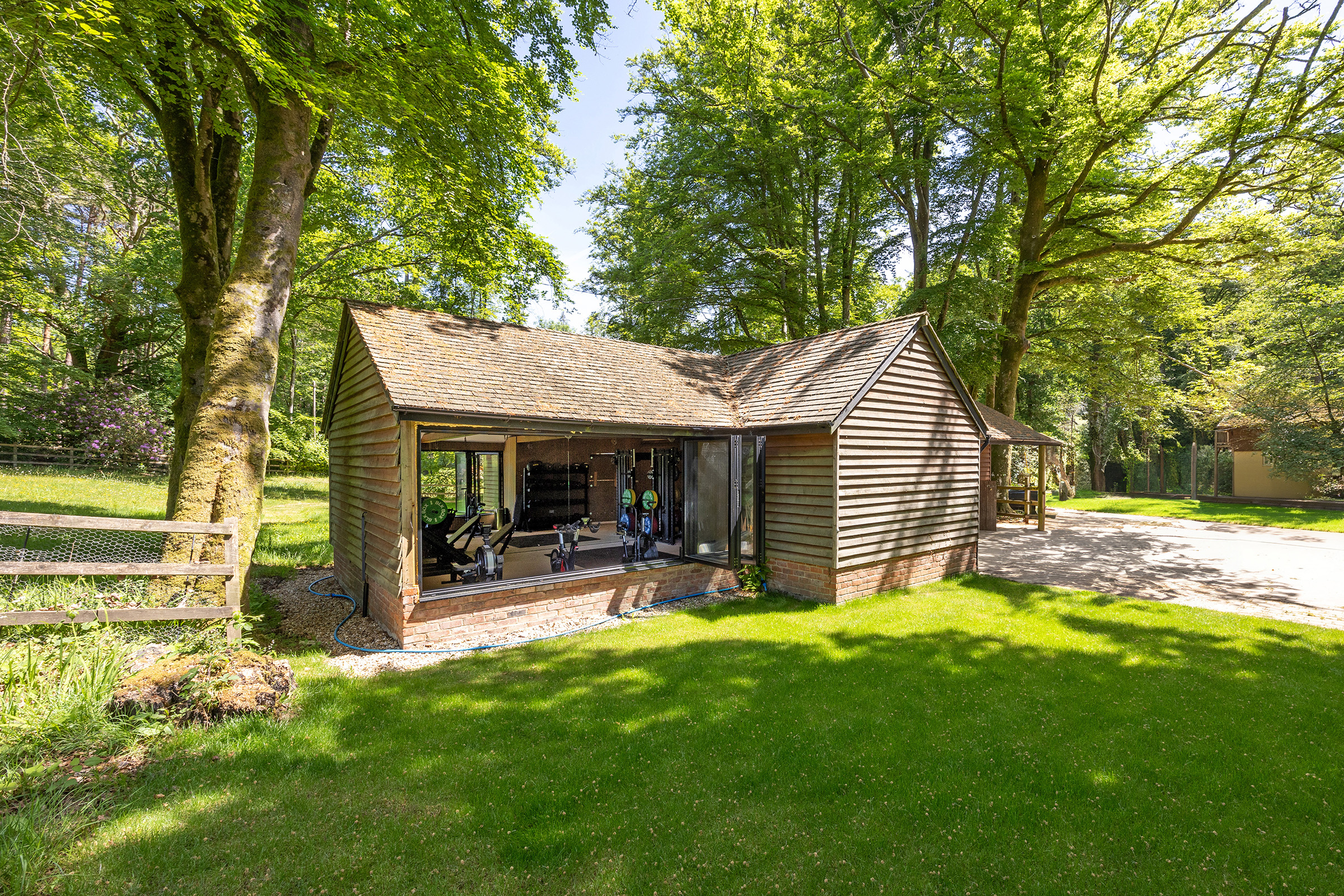  A Characterful New Forest Country House with Cottage, Stables and Barn - 物件實景