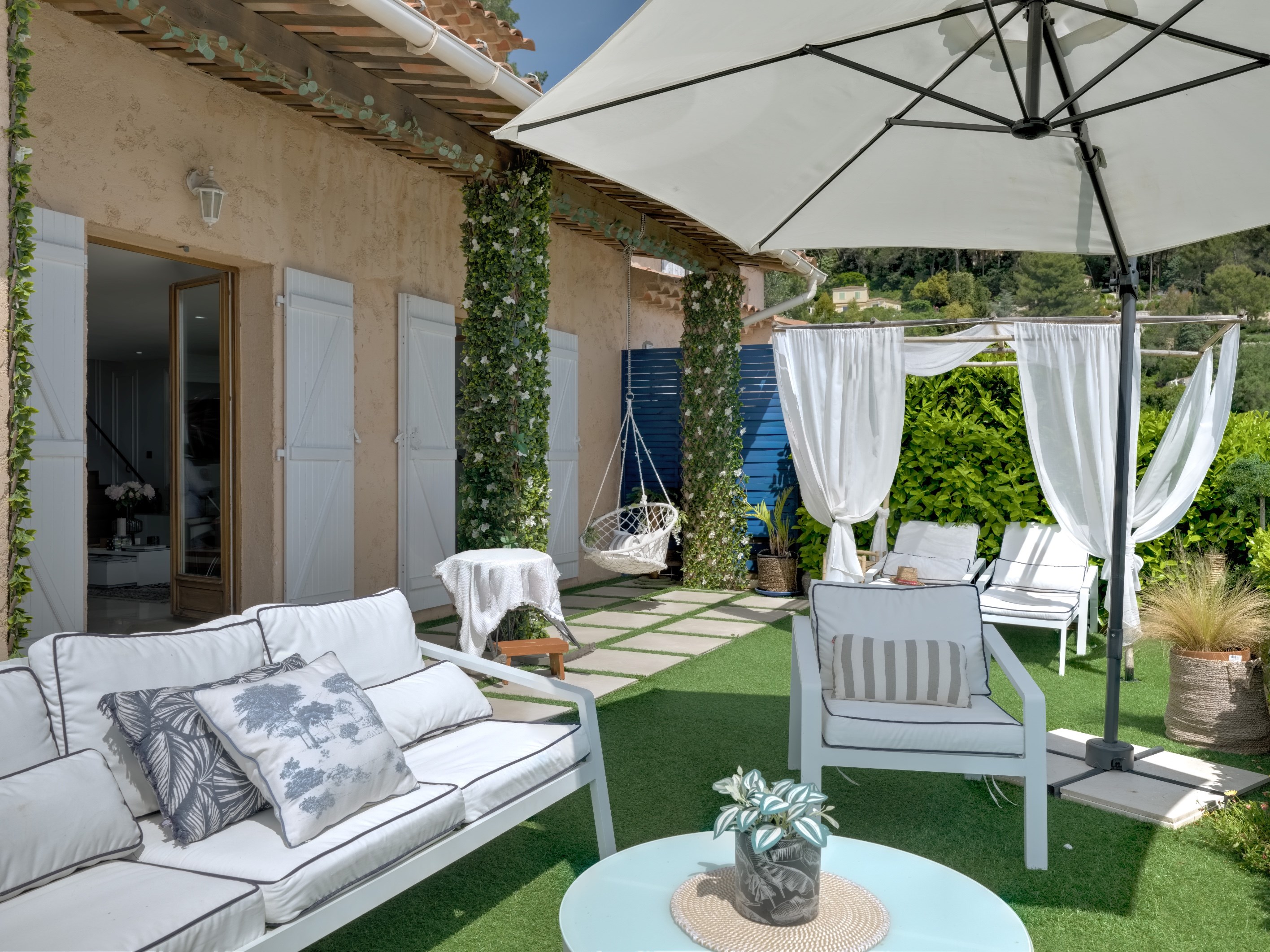  Renovated sea view villa for sale in Les Fumades, Vallauris, private gated esta… - 物件實景