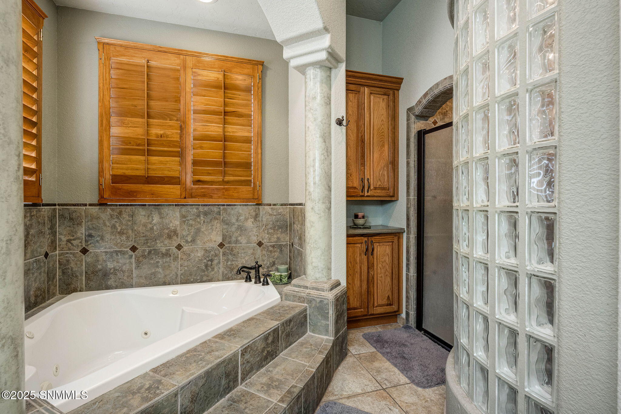 Las Cruces, New Mexico, 88011, United States, 4 Bedrooms Bedrooms, ,5 BathroomsBathrooms,Residential,For Sale,1709663