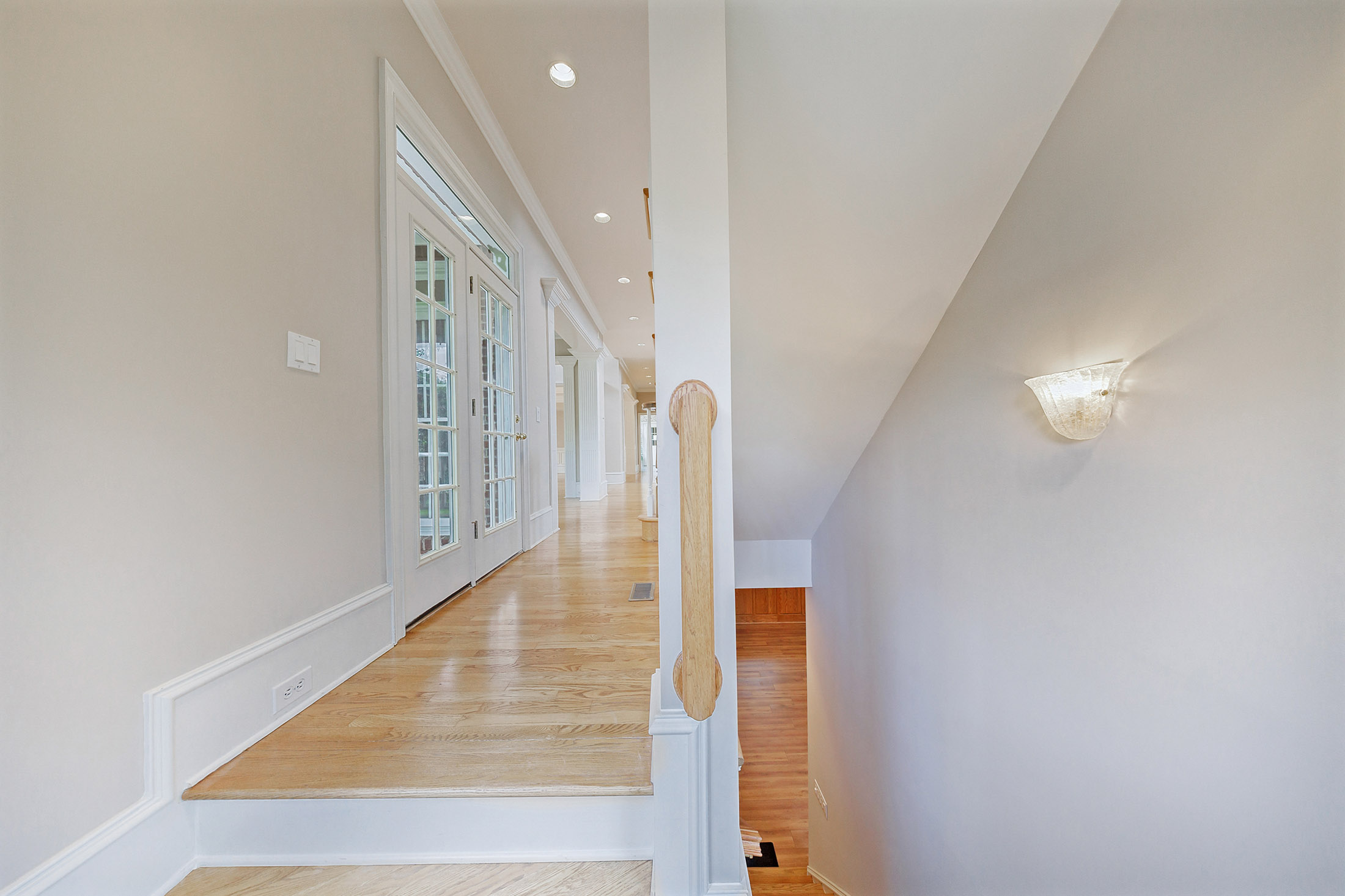  A Rare Opportunity to Own a Developer-Designed Lakefront Estate - 物件實景