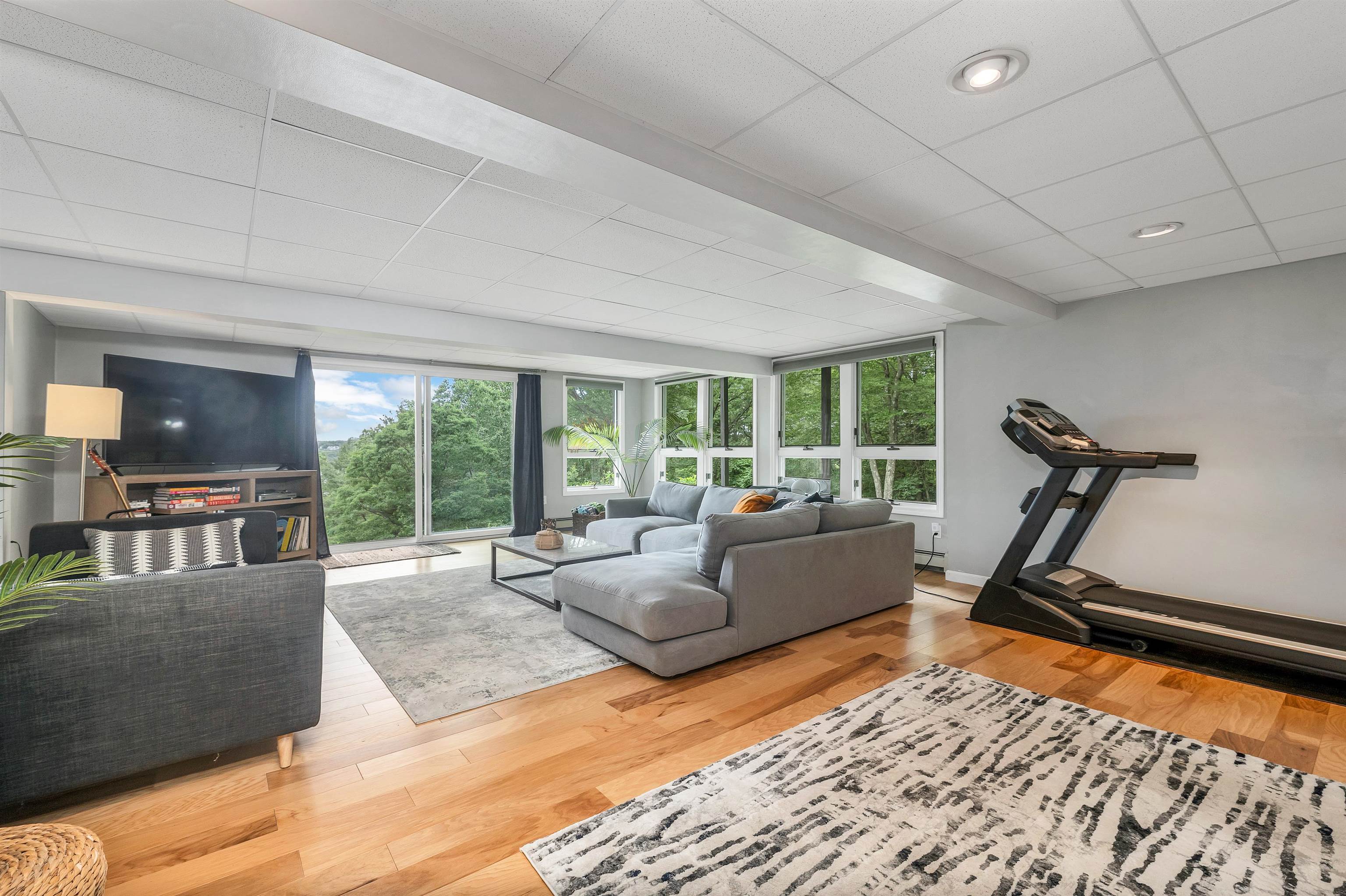 Meredith, New Hampshire, 03253, United States, 3 Bedrooms Bedrooms, ,2 BathroomsBathrooms,Residential,For Sale,1901230