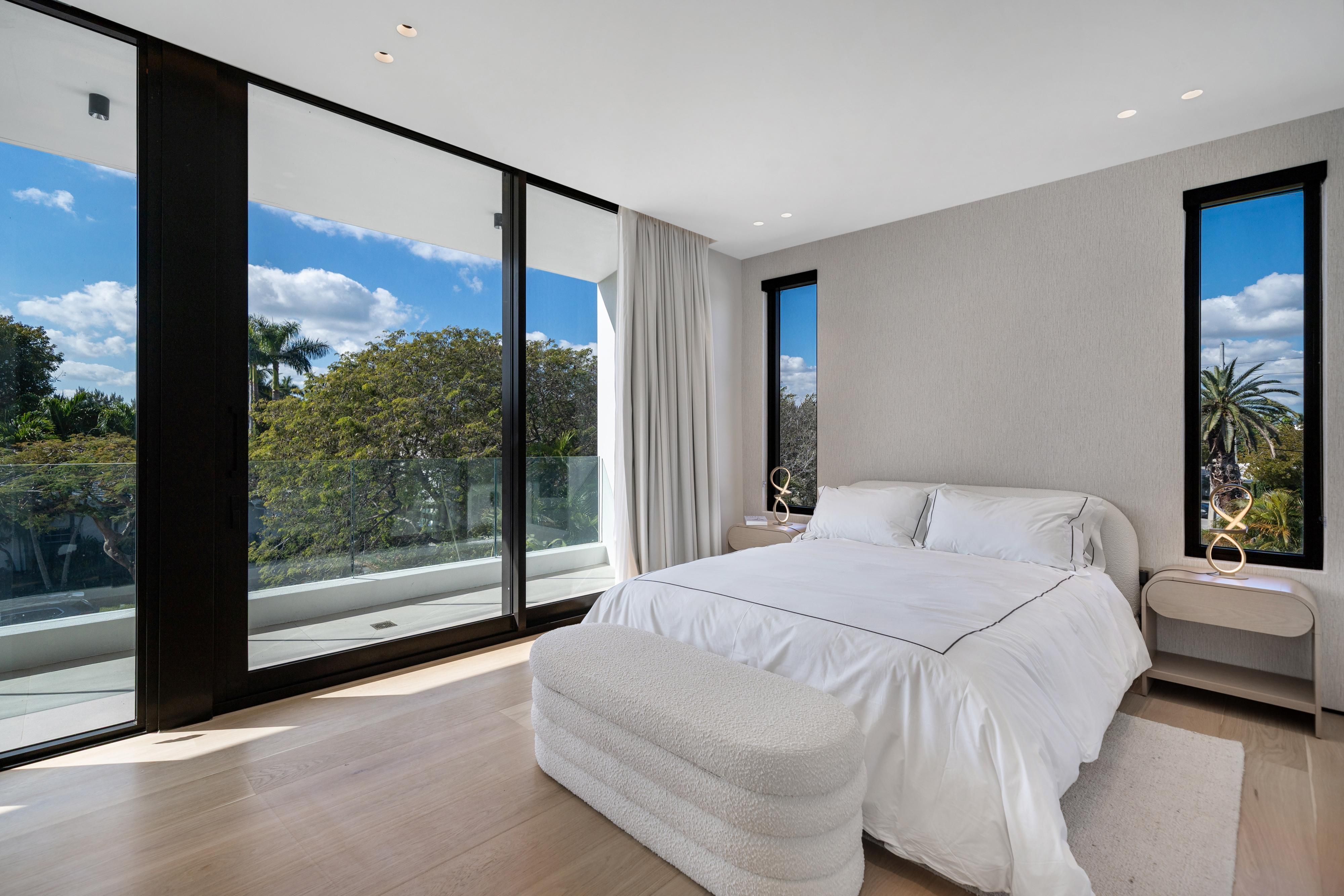  1045 W 47th Ct, Miami Beach, FL, 33140 - 物件實景