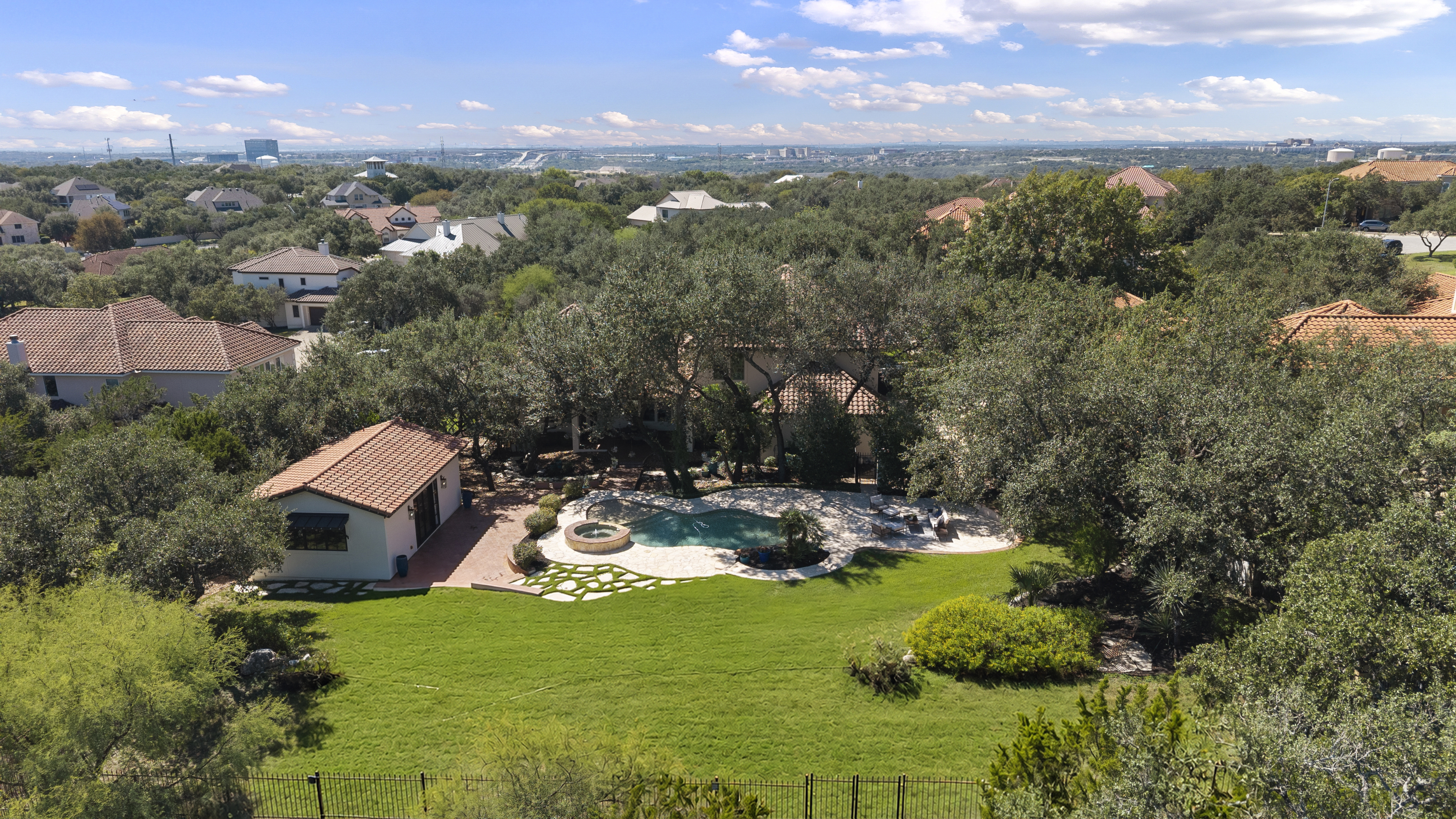  Custom Estate with Pool House - 物件實景
