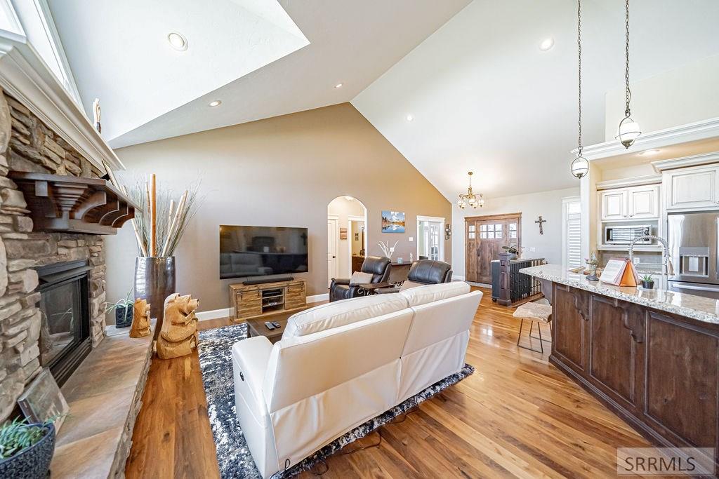 IDAHO FALLS, Idaho, 83404, United States, 4 Bedrooms Bedrooms, ,3 BathroomsBathrooms,Residential,For Sale,1873456