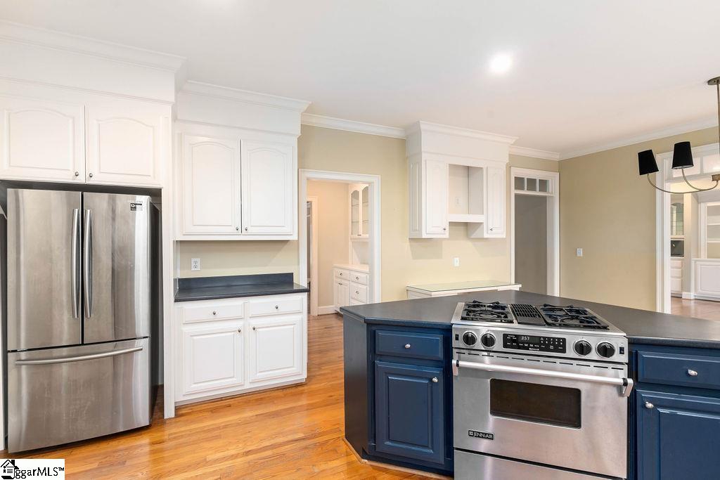 Greer, South Carolina, 29650, United States, 5 Bedrooms Bedrooms, ,4 BathroomsBathrooms,Residential,For Sale,2005494