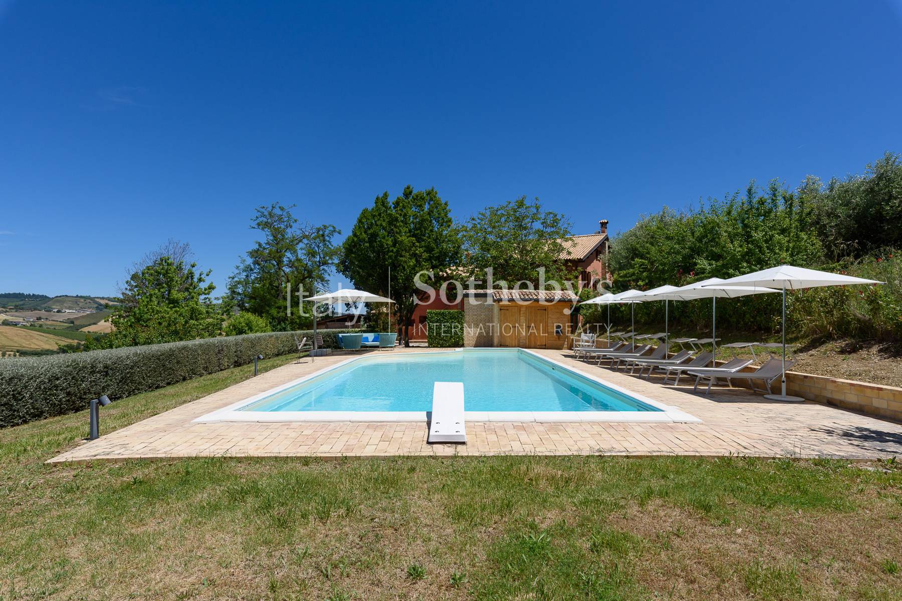  Renovated estate with pool and panoramic view - 物件實景