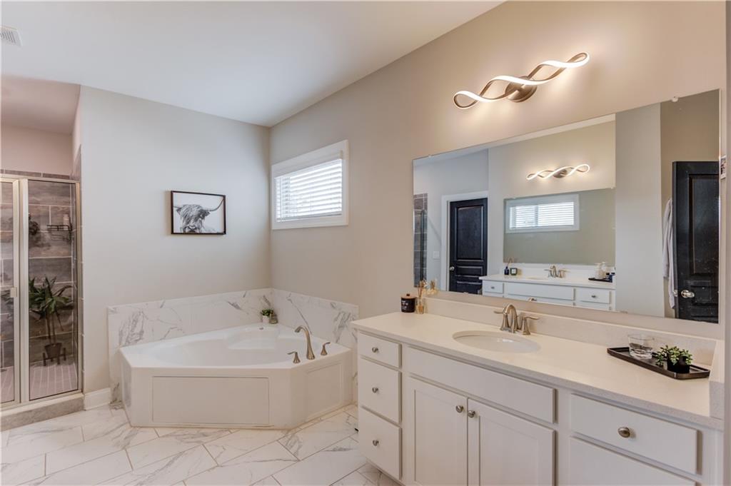 Canton, Georgia, 30115, United States, 4 Bedrooms Bedrooms, ,5 BathroomsBathrooms,Residential,For Sale,1996446