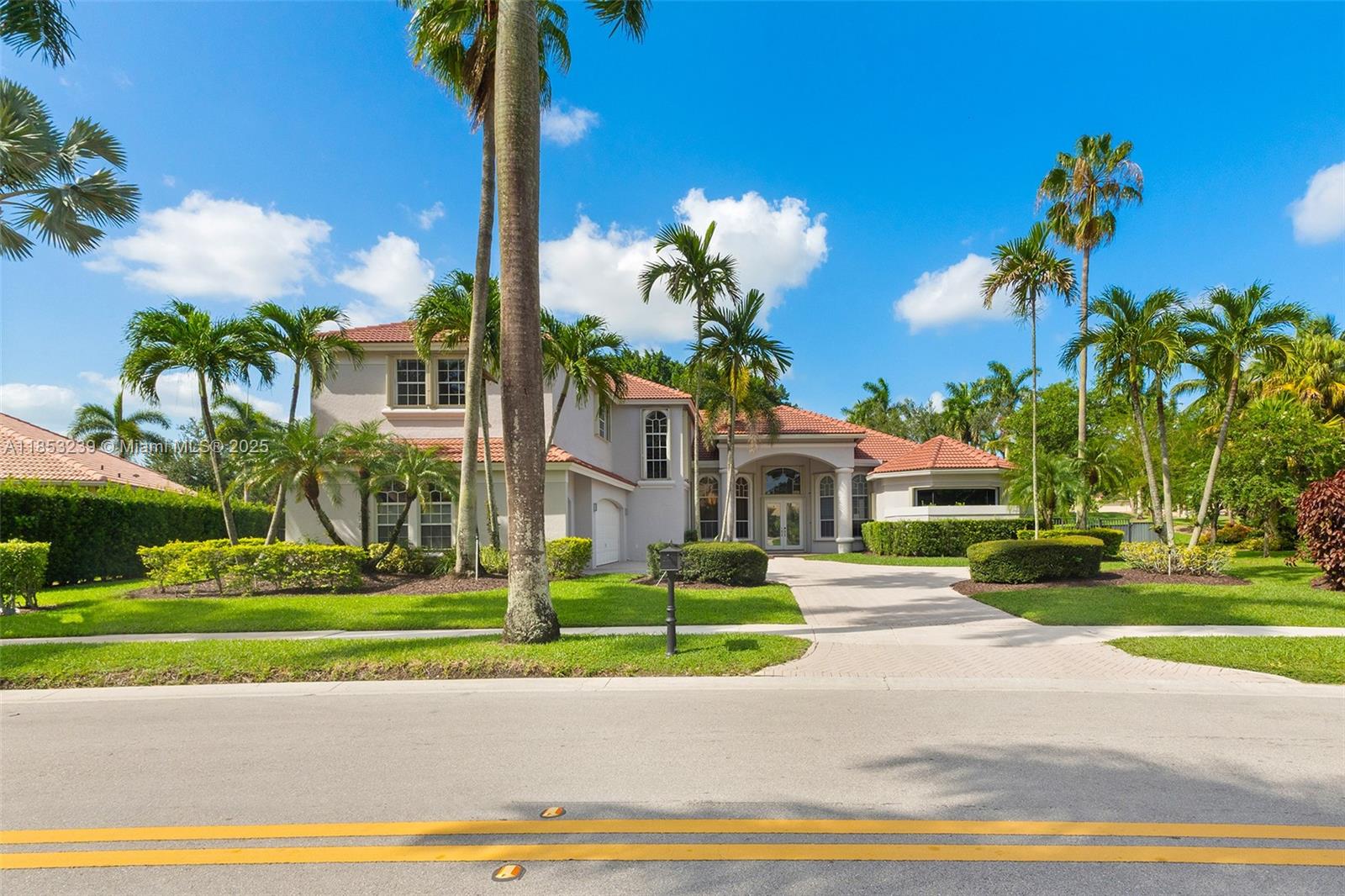 Weston, Florida, 33327, United States, 5 Bedrooms Bedrooms, ,6 BathroomsBathrooms,Residential,For Sale,1919791