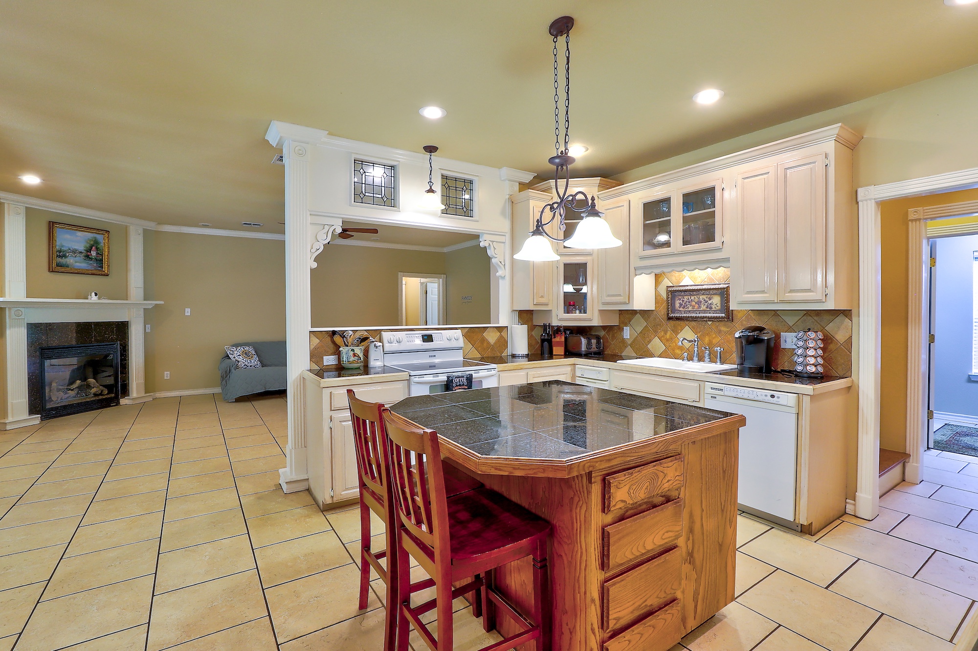 Texarkana, Texas, 75503, United States, 3 Bedrooms Bedrooms, ,4 BathroomsBathrooms,Residential,For Sale,1841636