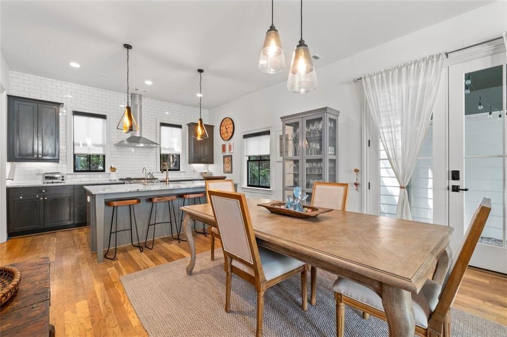 Atlanta, Georgia, 30324, United States, 3 Bedrooms Bedrooms, ,3 BathroomsBathrooms,Residential,For Sale,1948328