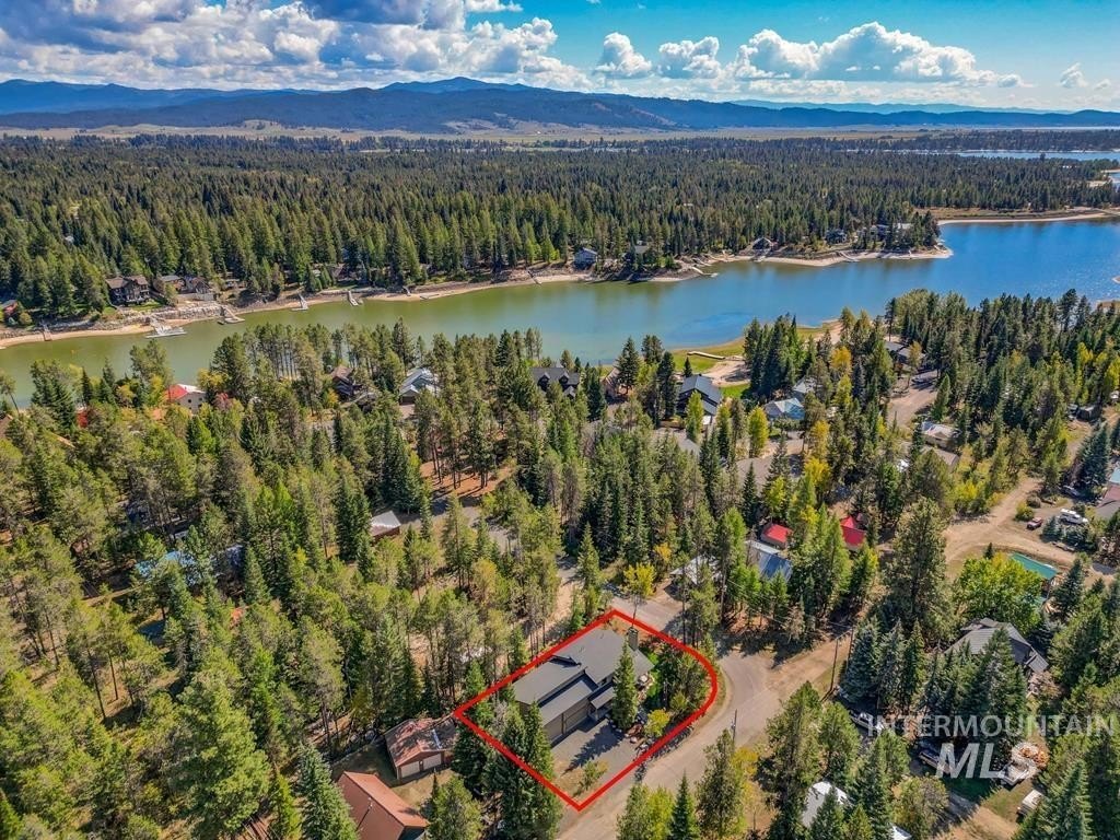 Donnelly, Idaho, 83615, United States, 3 Bedrooms Bedrooms, ,3 BathroomsBathrooms,Residential,For Sale,1976612