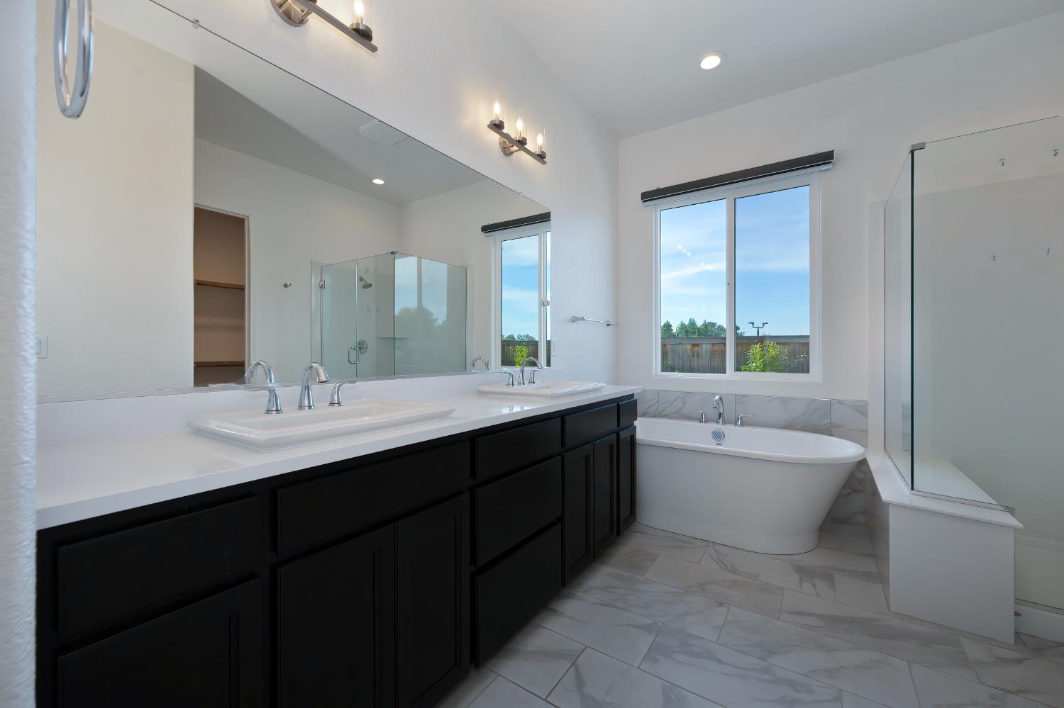 Roseville, California, 95747, United States, 4 Bedrooms Bedrooms, ,4 BathroomsBathrooms,Residential,For Sale,1992933