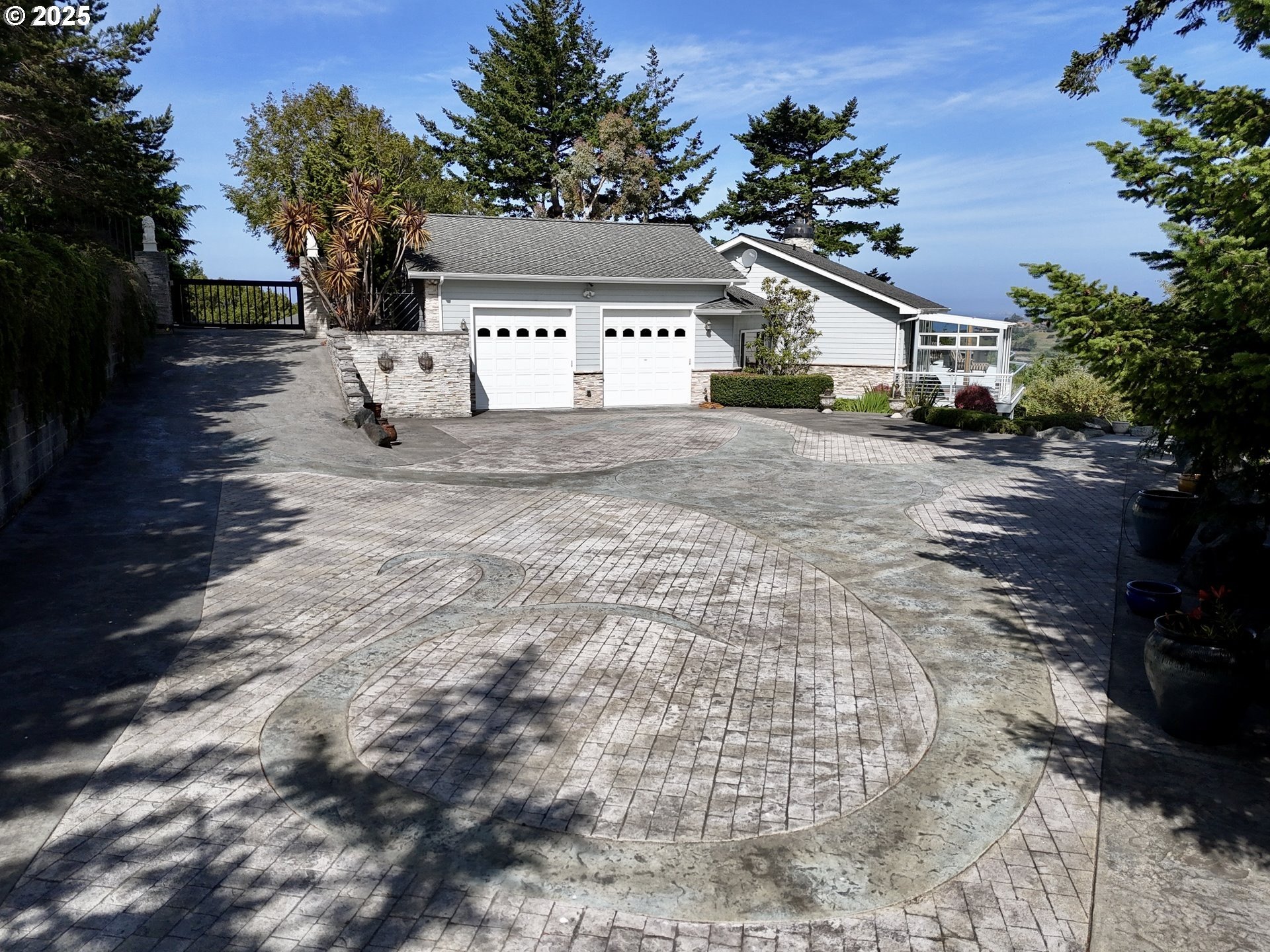 Gold Beach, Oregon, 97444, United States, 3 Bedrooms Bedrooms, ,5 BathroomsBathrooms,Residential,For Sale,1974377