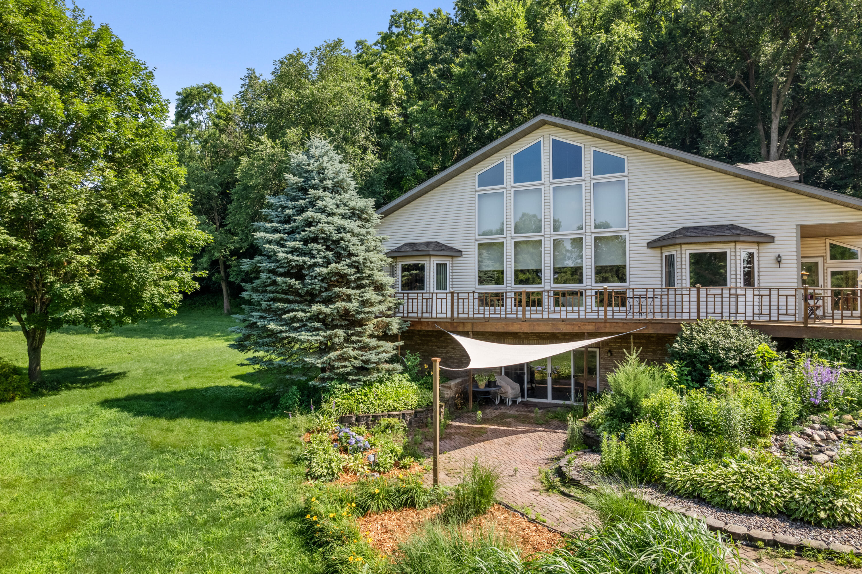 Buffalo, Wisconsin, 54629, United States, 4 Bedrooms Bedrooms, ,4 BathroomsBathrooms,Residential,For Sale,1903287