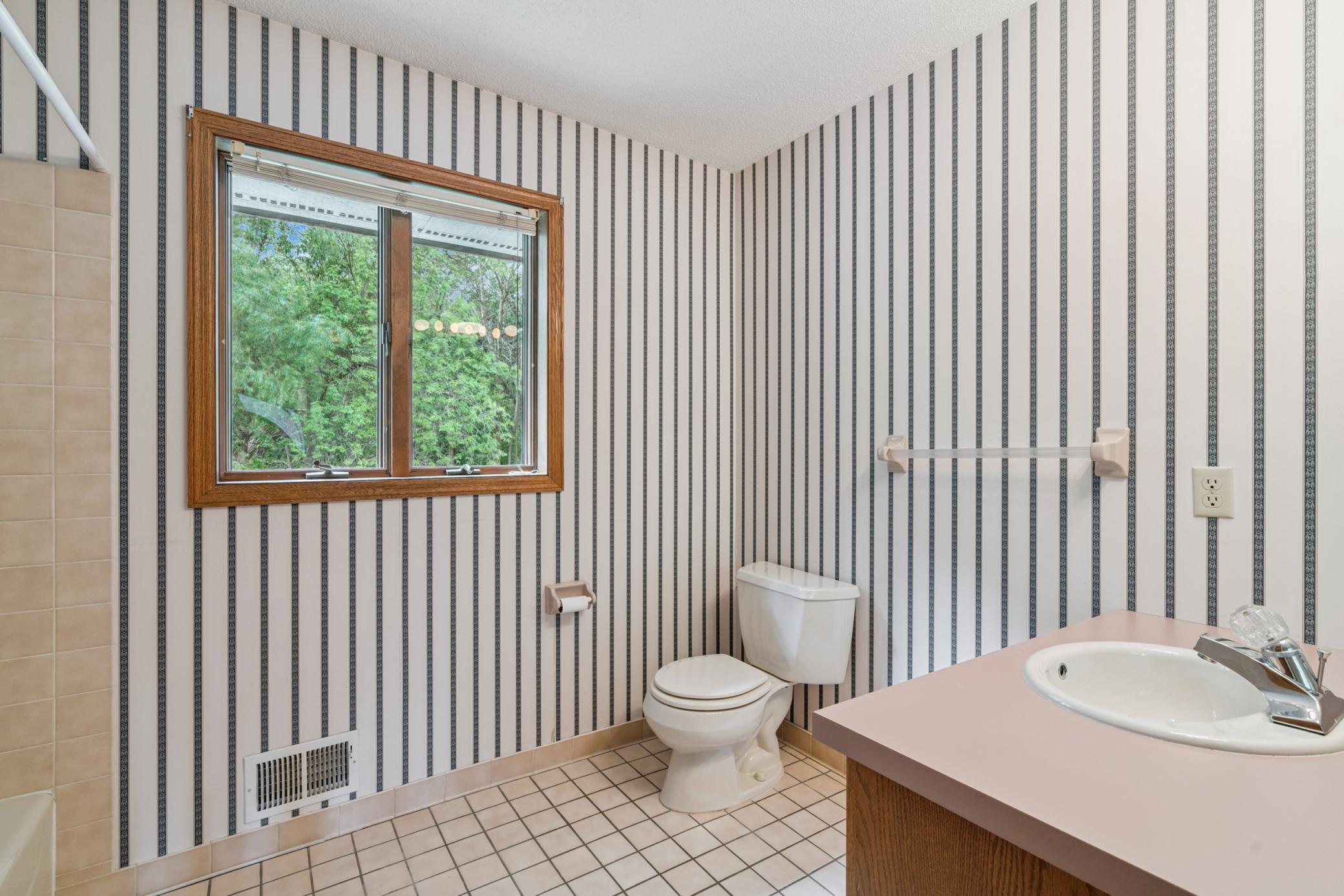 Vadnais Heights, Minnesota, 55127, United States, 3 Bedrooms Bedrooms, ,3 BathroomsBathrooms,Residential,For Sale,1912399
