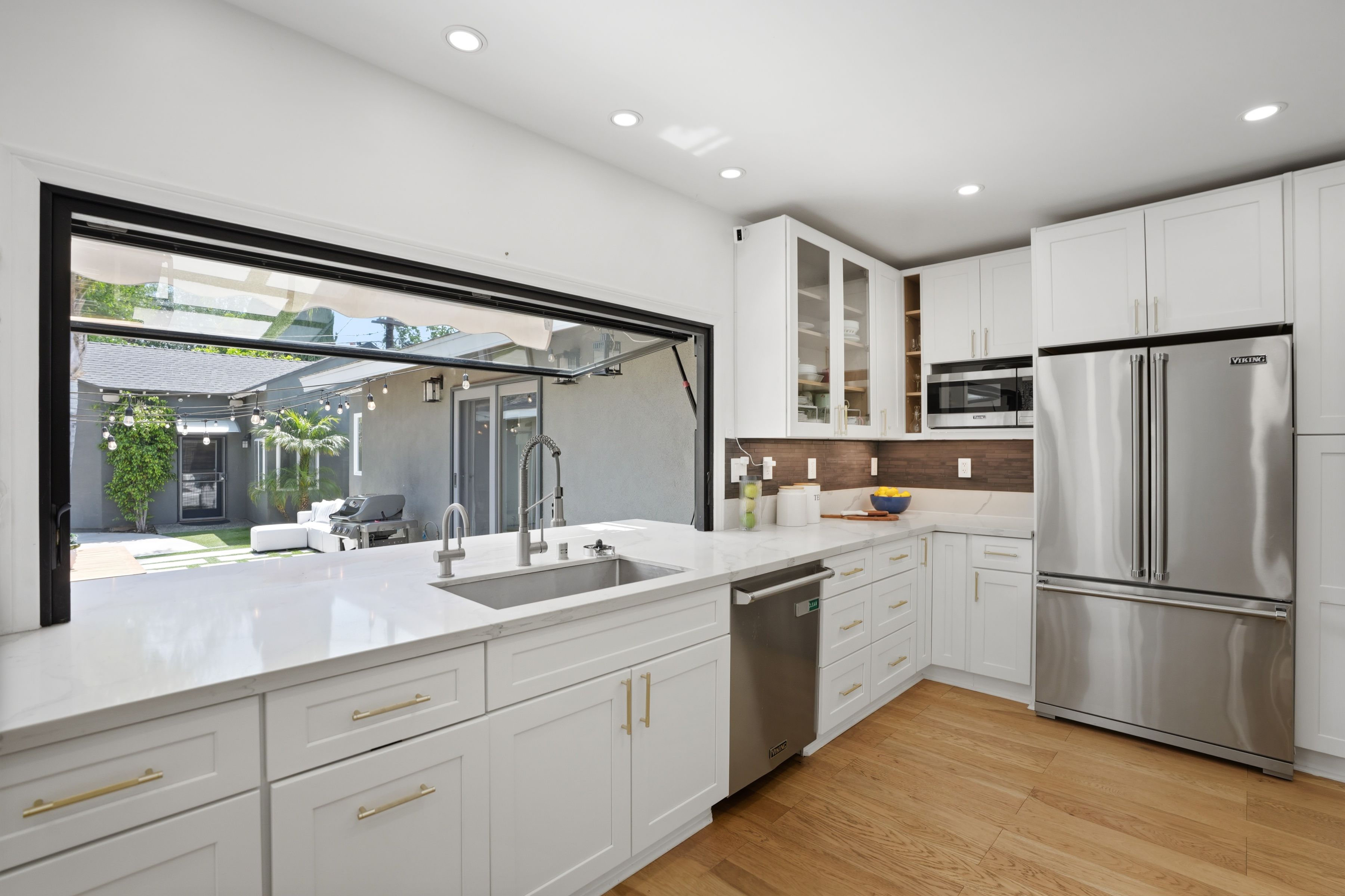  4744 Camellia Avenue - 物件實景