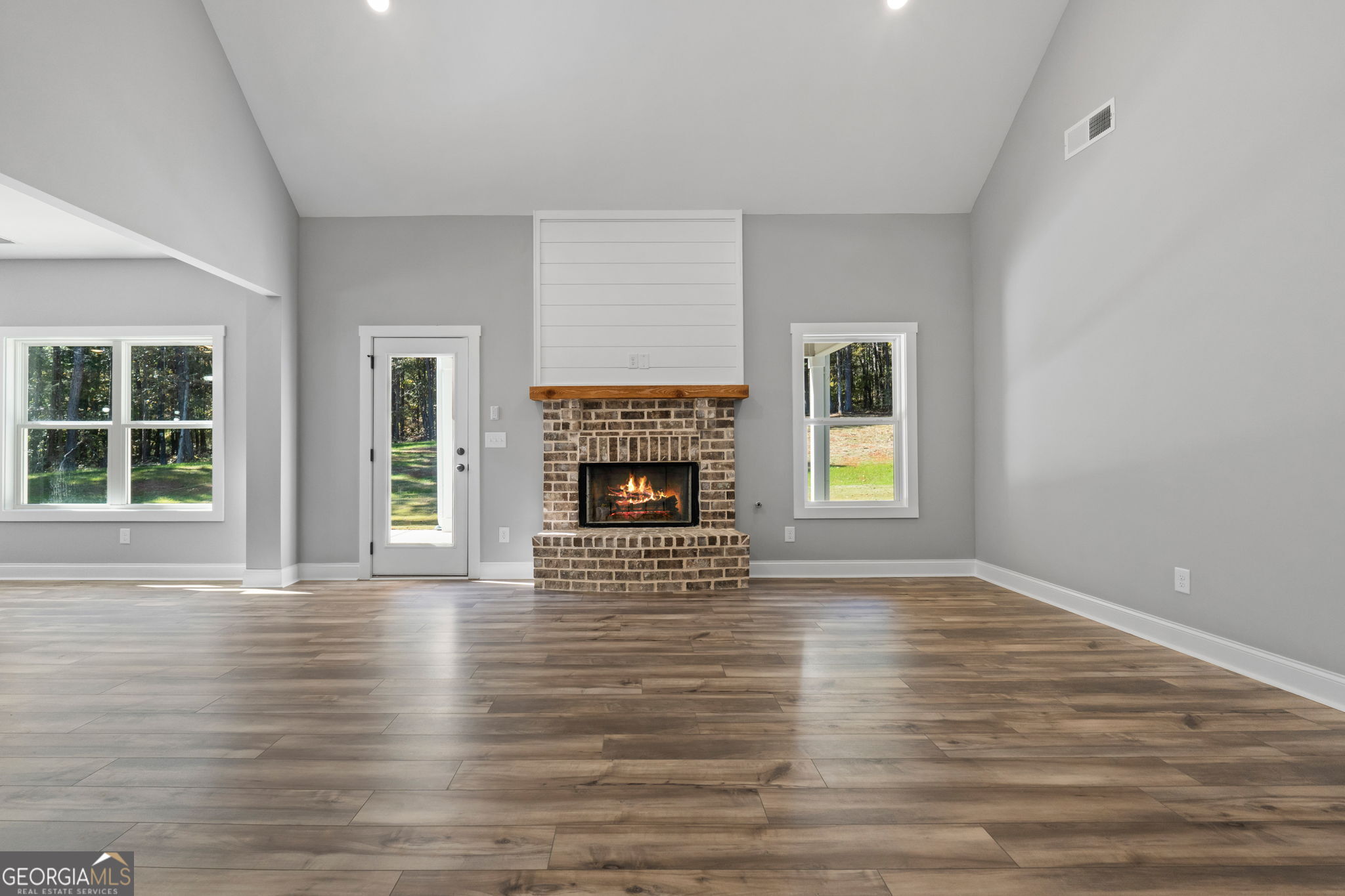 Forsyth, Georgia, 31029, United States, 4 Bedrooms Bedrooms, ,3 BathroomsBathrooms,Residential,For Sale,1992183