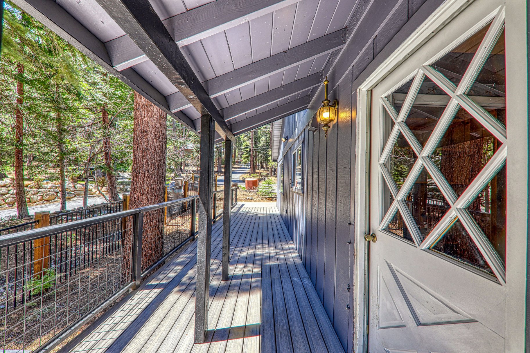  Tucked into a Prime Tahoe City setting - 物件實景