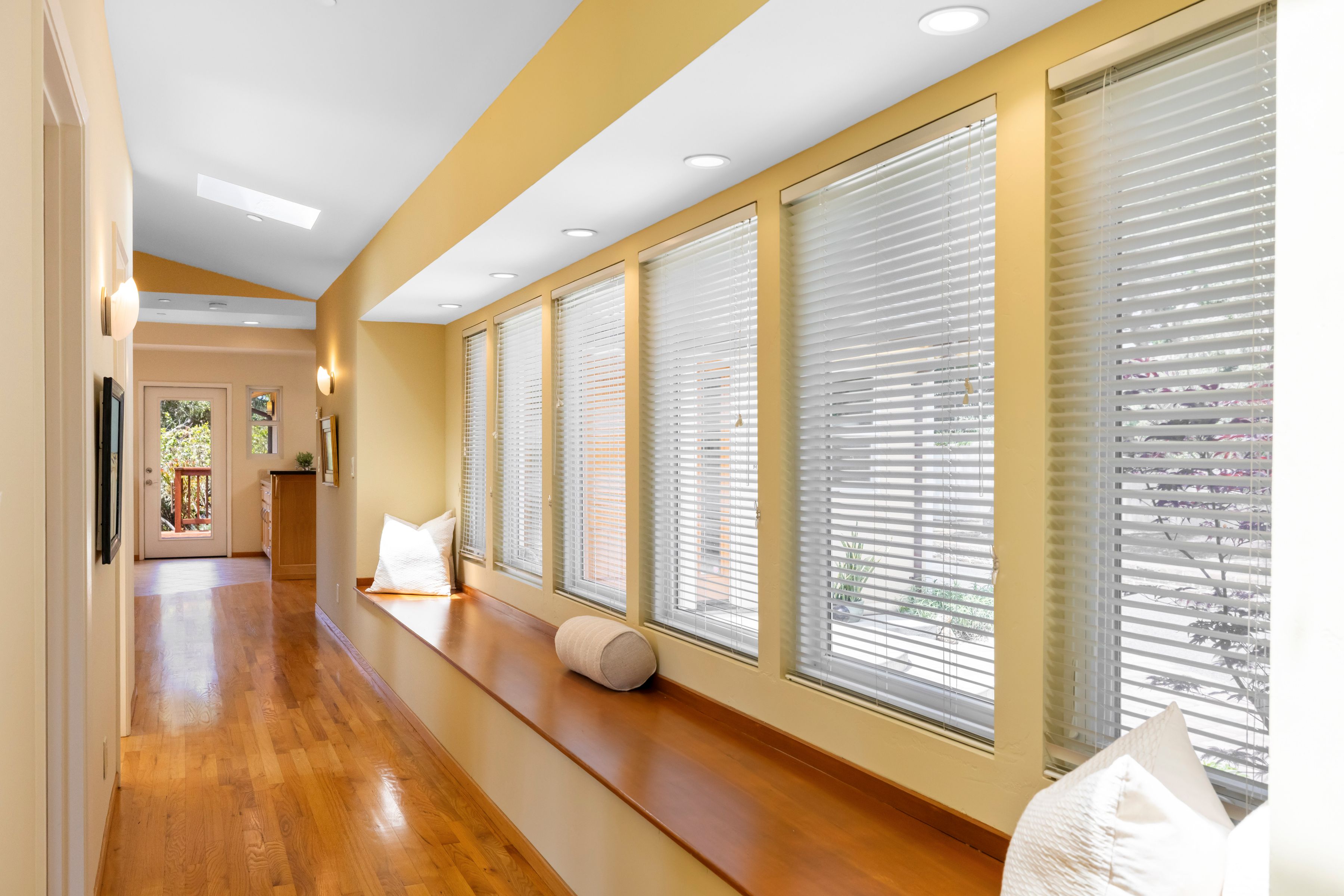  3113 Sloat Road - 物件實景