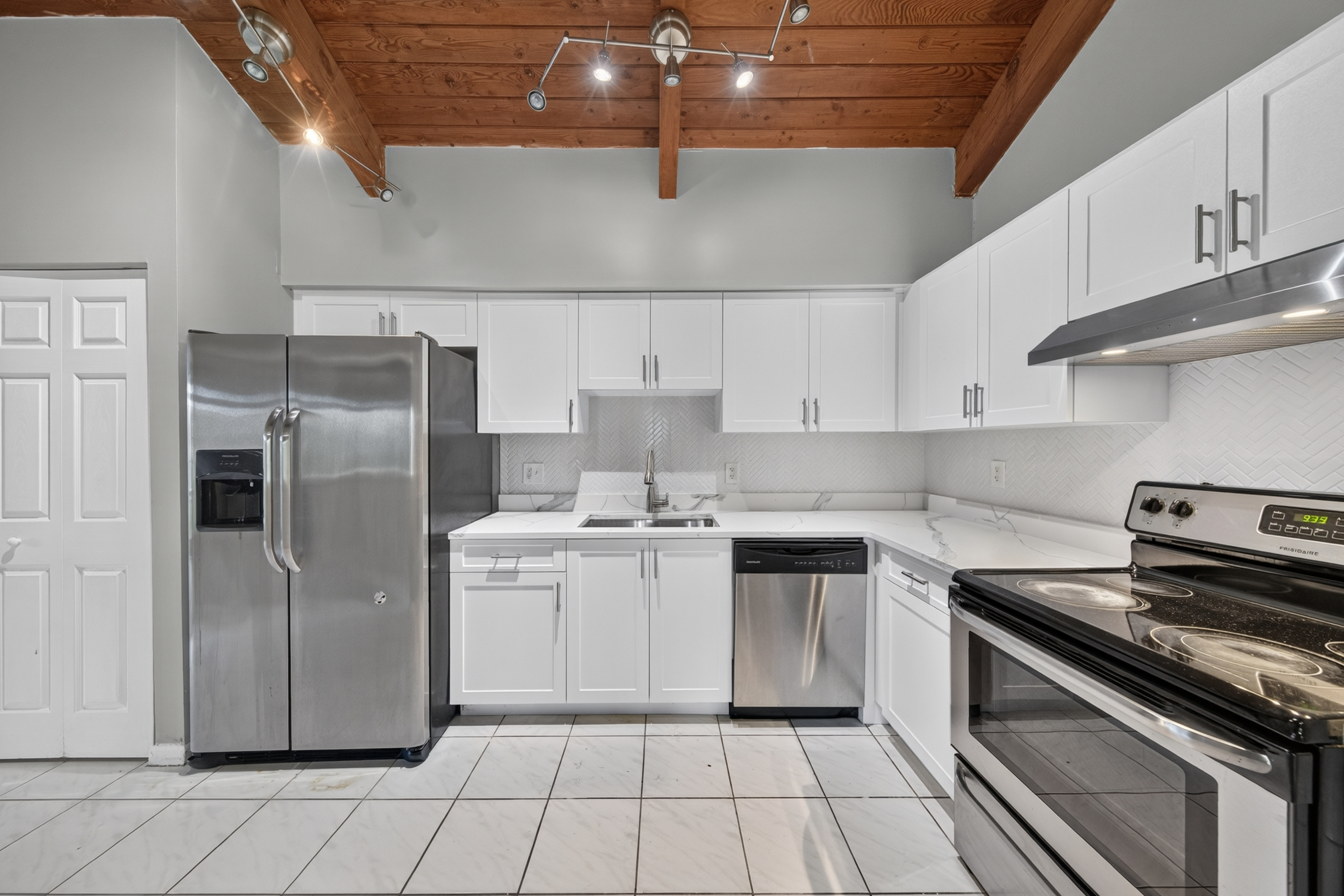  2230 Nova Village Dr, Davie, FL, 33317 - 物件實景