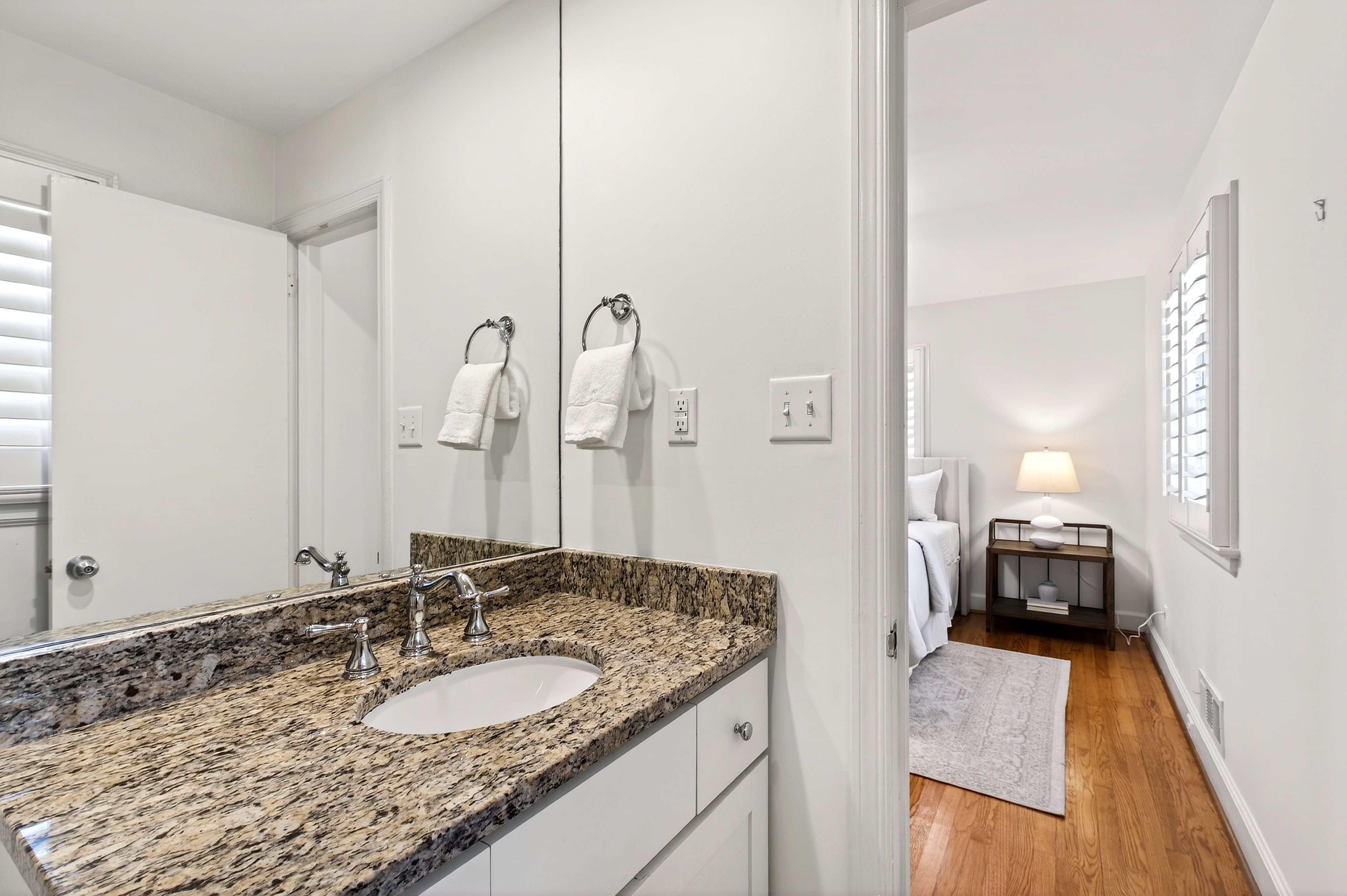  908 Brookwood Drive, Raleigh, NC, 27607 - 物件實景