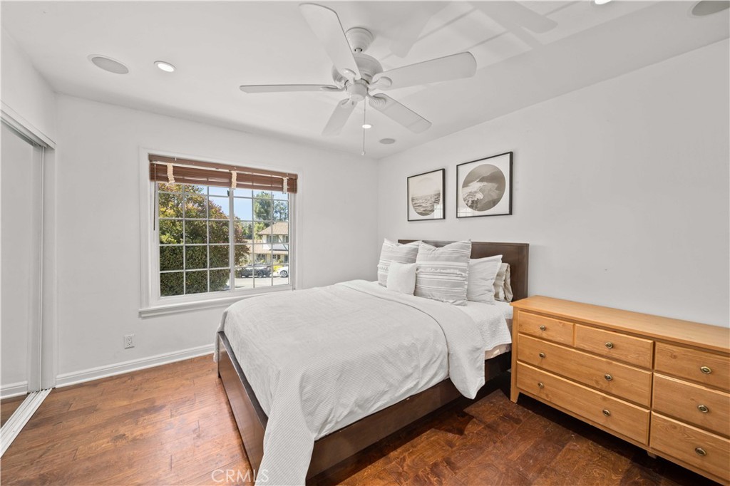 Newhall, California, 91321, United States, 5 Bedrooms Bedrooms, ,4 BathroomsBathrooms,Residential,For Sale,1940368