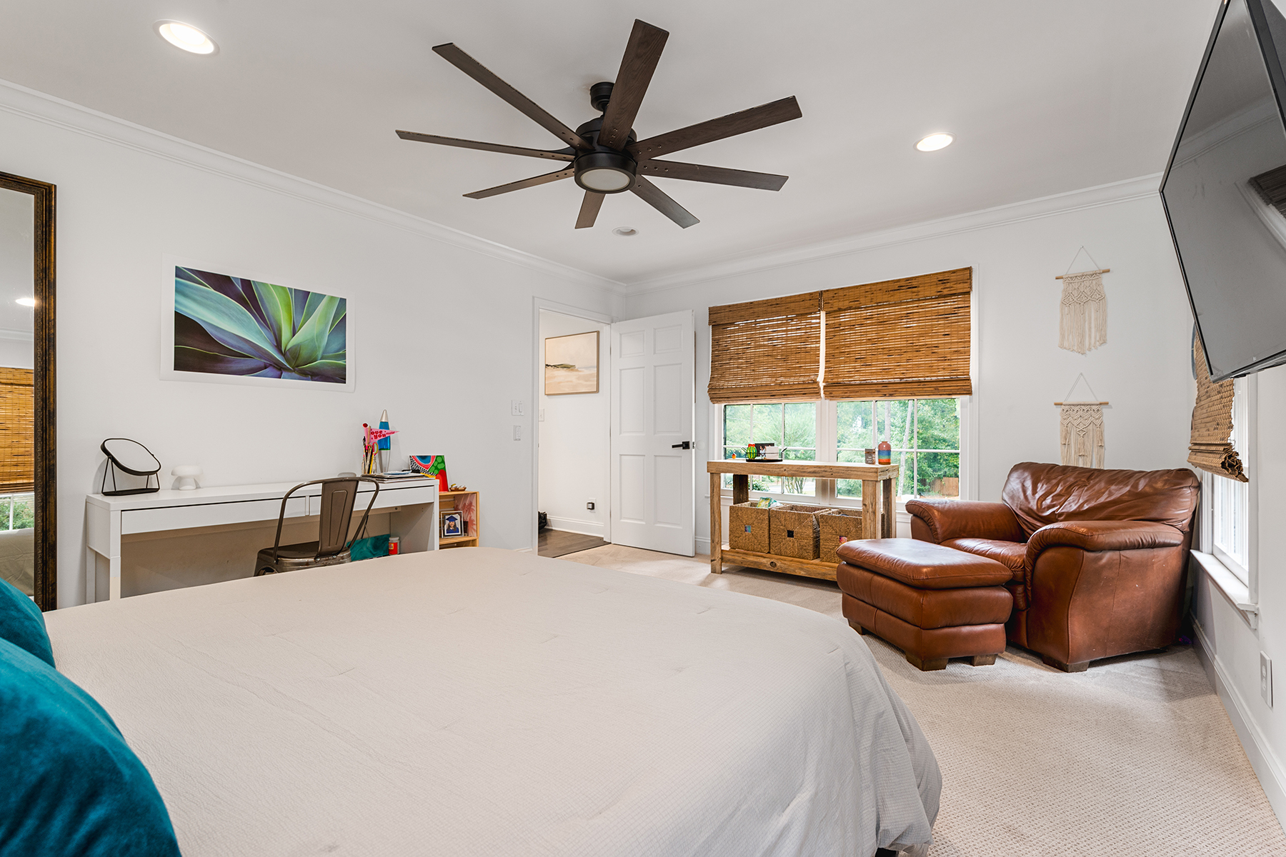  Beautifully Renovated Roswell Home Blends Contemporary Style with Classic Charm - 物件實景