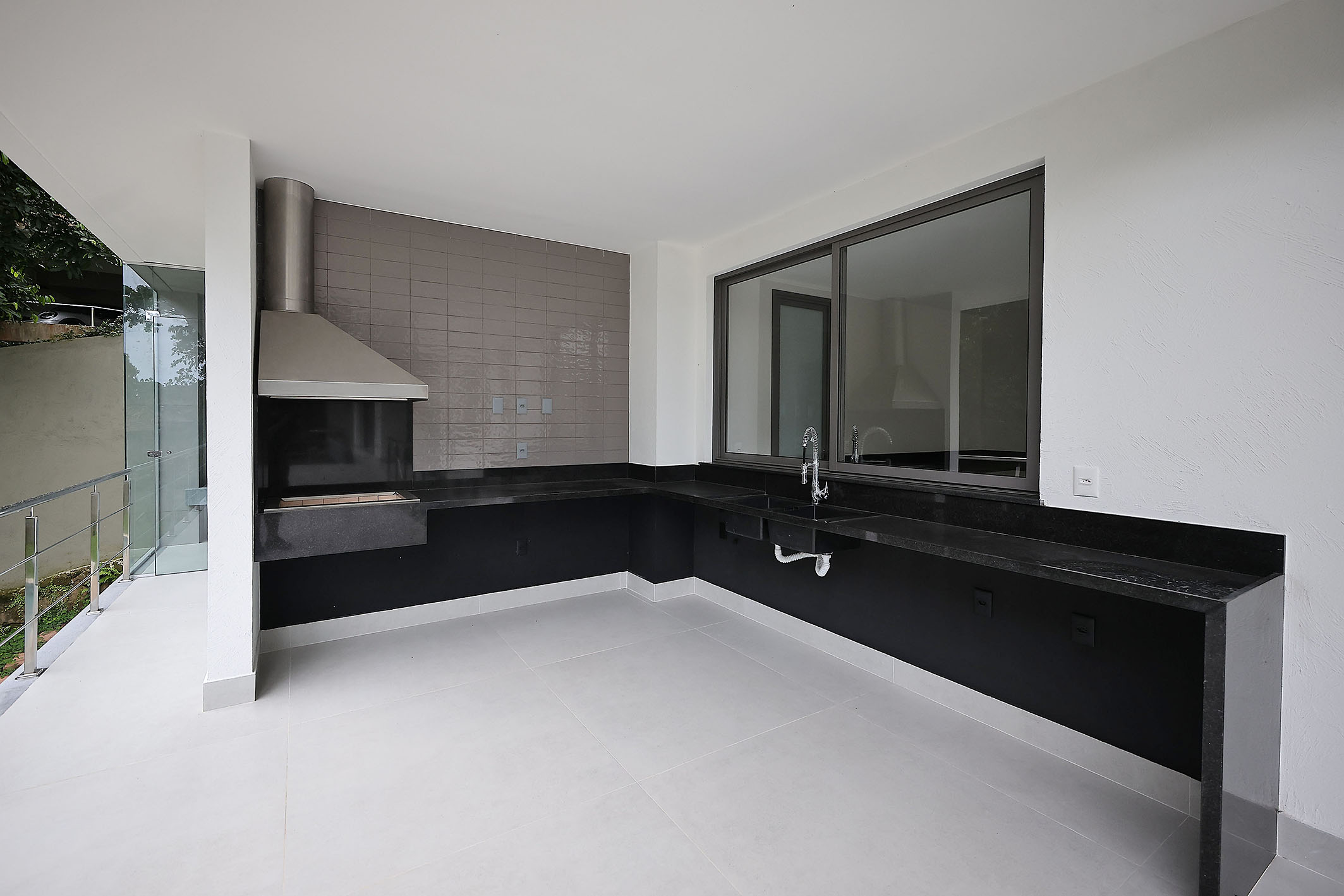  Triplex house with four suites and views of Pedra da Gávea in São Conrado - 物件實景