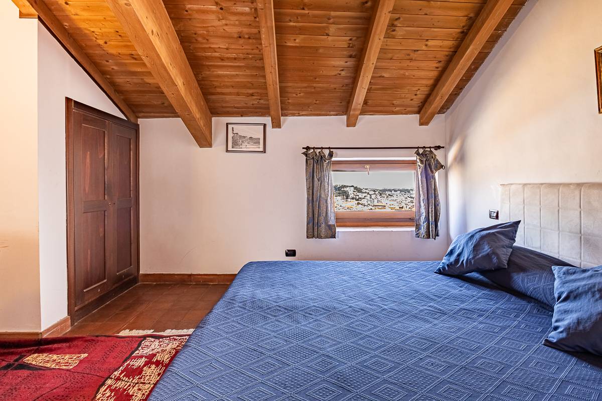 Napoli, Napoli, 80100, IT, 6 Bedrooms Bedrooms, ,6 BathroomsBathrooms,Residential,For Sale,1991925