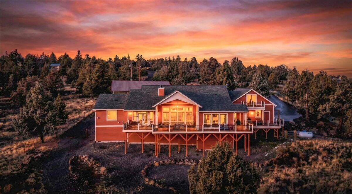 Bend, Oregon, 97703, United States, 3 Bedrooms Bedrooms, ,2 BathroomsBathrooms,Residential,For Sale,2005740