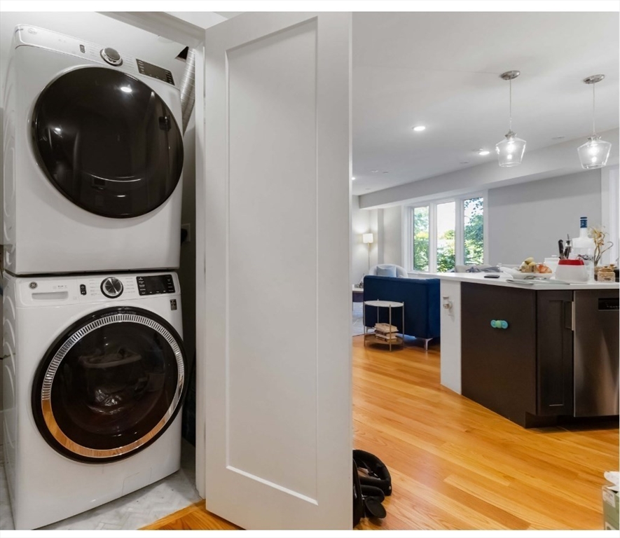 Quincy, Massachusetts, 02171, United States, 3 Bedrooms Bedrooms, ,2 BathroomsBathrooms,Residential,For Sale,1939729