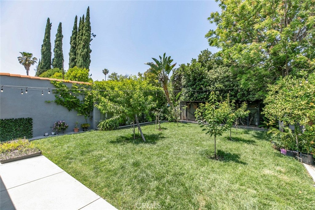 Van Nuys, California, 91406, United States, 3 Bedrooms Bedrooms, ,2 BathroomsBathrooms,Residential,For Sale,1940883