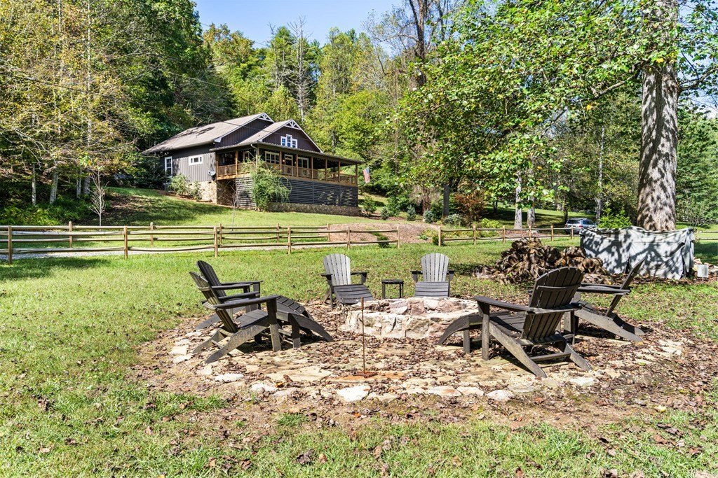 Murphy, North Carolina, 28906, United States, 3 Bedrooms Bedrooms, ,3 BathroomsBathrooms,Residential,For Sale,1982645