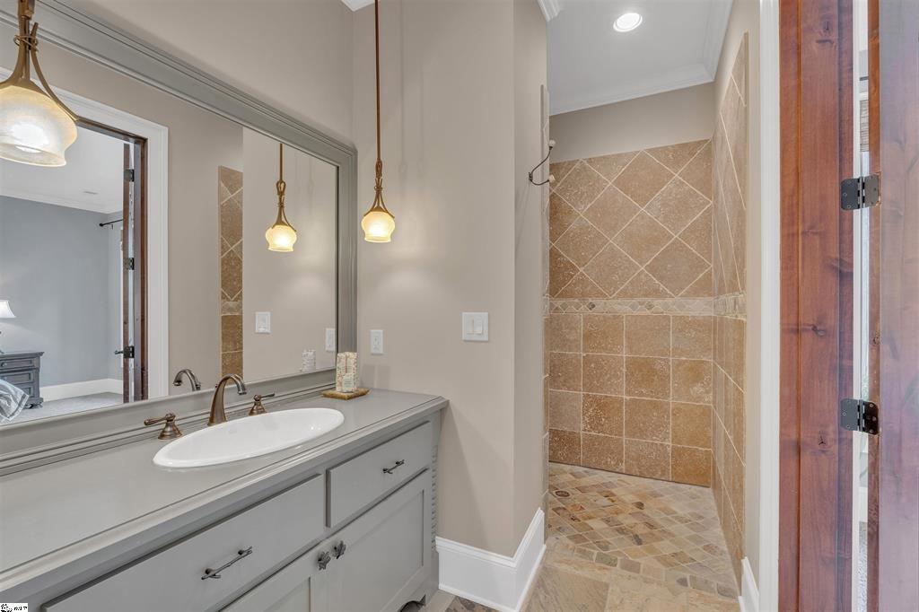 Marietta, South Carolina, 29661, United States, 4 Bedrooms Bedrooms, ,7 BathroomsBathrooms,Residential,For Sale,1940358