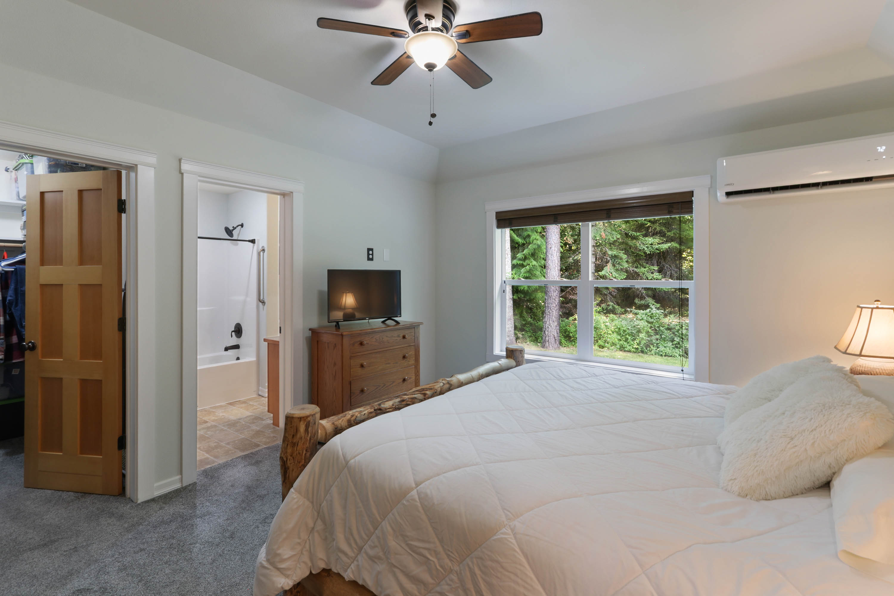 Sandpoint, Idaho, 83864, United States, 3 Bedrooms Bedrooms, ,2 BathroomsBathrooms,Residential,For Sale,1975029