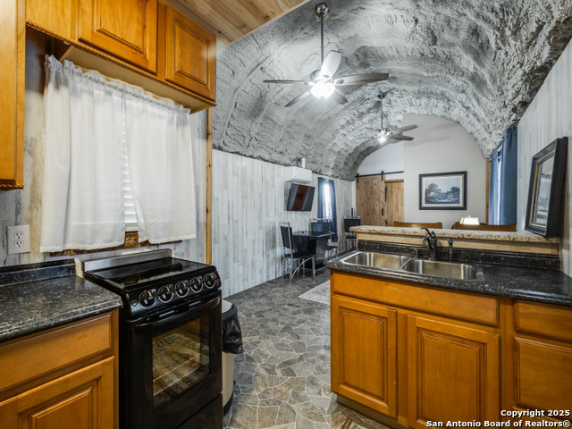 Bandera, Texas, 78003, United States, 4 Bedrooms Bedrooms, ,2 BathroomsBathrooms,Residential,For Sale,1932426