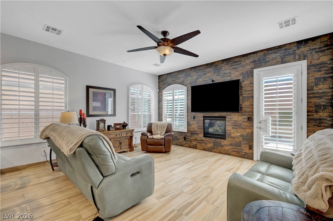 Henderson, Nevada, 89052, United States, 3 Bedrooms Bedrooms, ,3 BathroomsBathrooms,Residential,For Sale,2024085