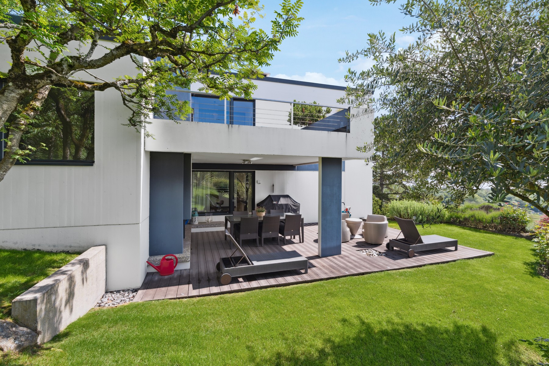 Contemporary villa with panoramic lake views and an indoor pool - 物件實景