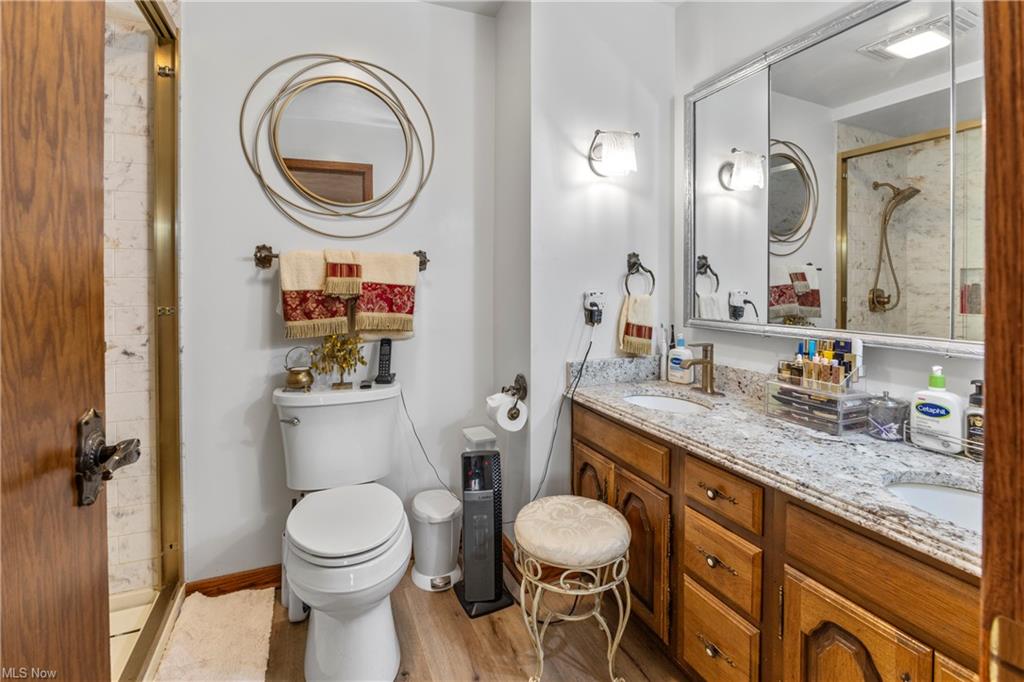 Chester, West Virginia, 26034, United States, 4 Bedrooms Bedrooms, ,3 BathroomsBathrooms,Residential,For Sale,1974553