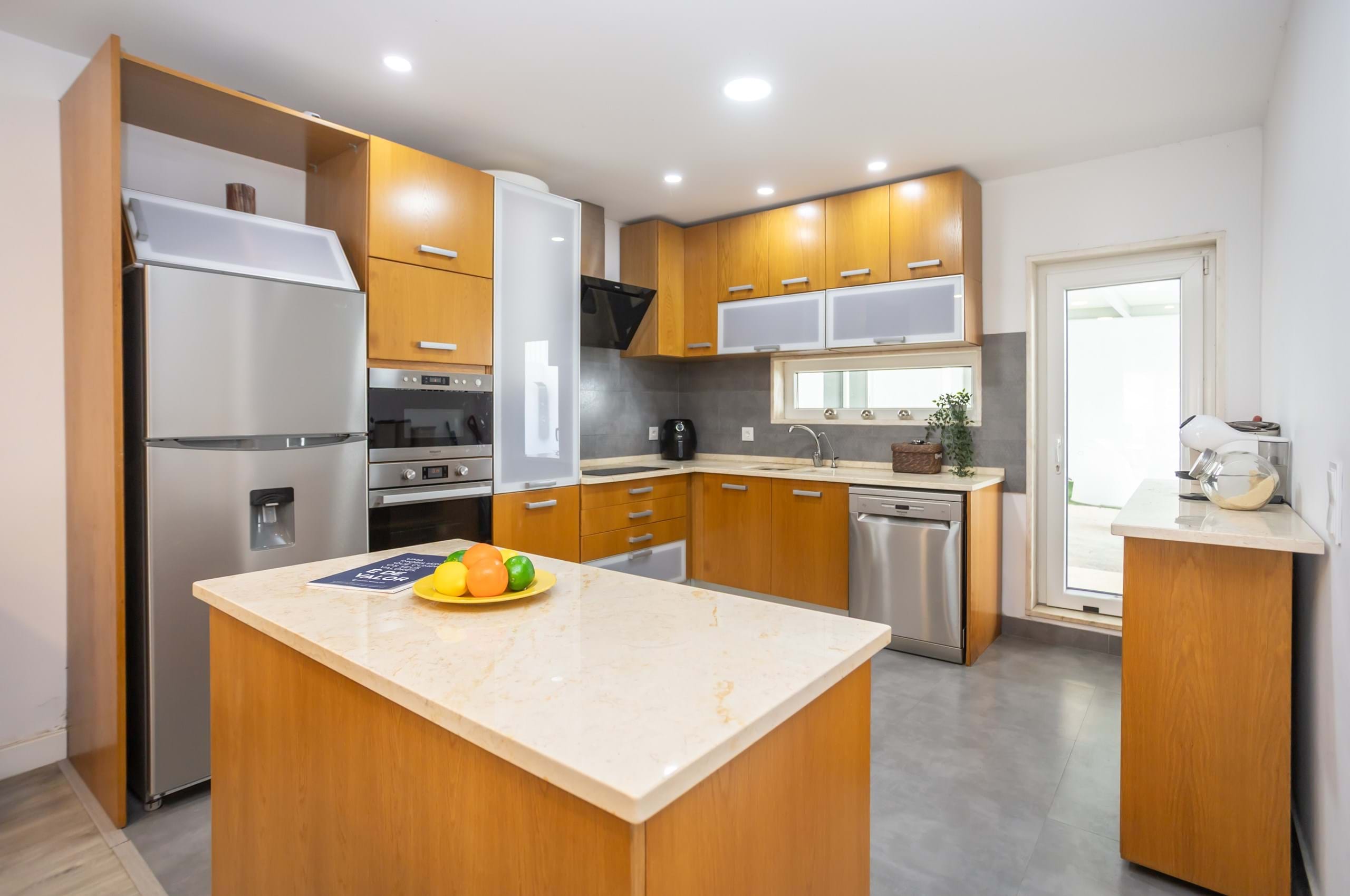 Loures, Lisbon, 2670-560, PT, 5 Bedrooms Bedrooms, ,3 BathroomsBathrooms,Residential,For Sale,1989673