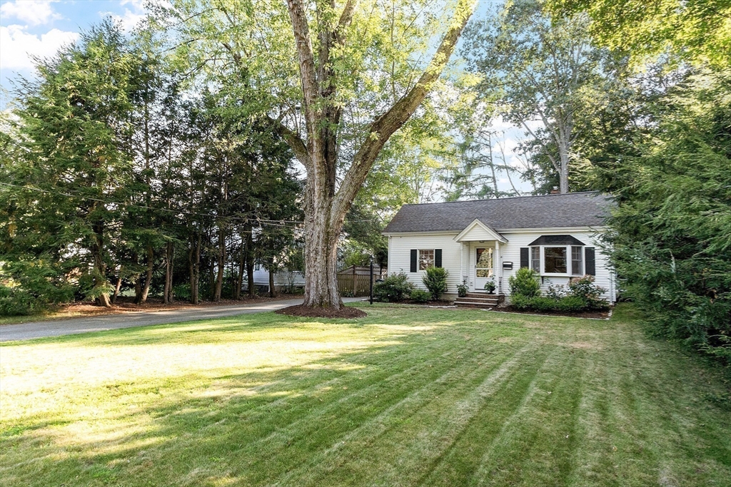 Andover, Massachusetts, 01810, United States, 2 Bedrooms Bedrooms, ,1 BathroomBathrooms,Residential,For Sale,1941591