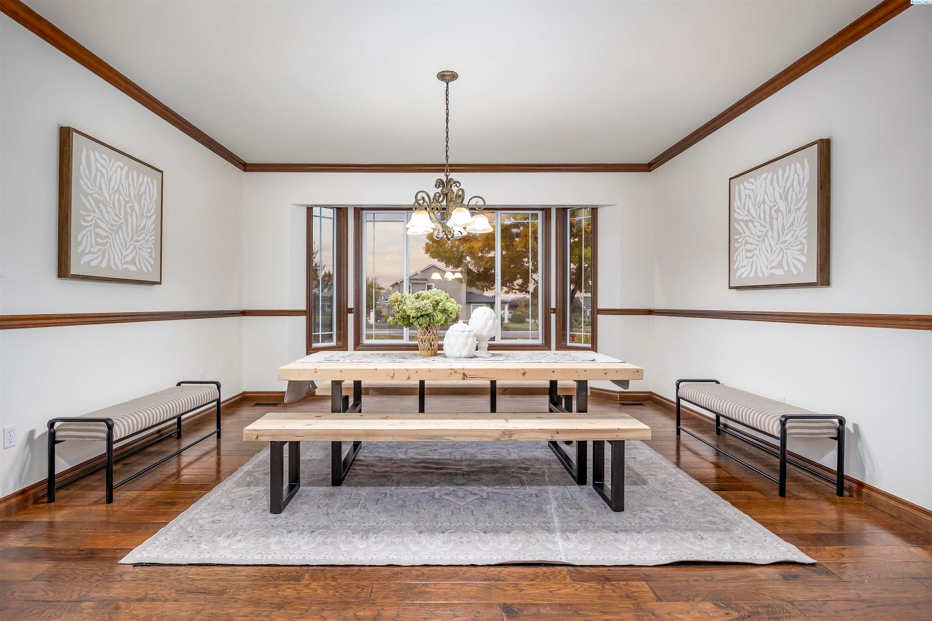 Pasco, Washington, 99301, United States, 5 Bedrooms Bedrooms, ,4 BathroomsBathrooms,Residential,For Sale,1988519