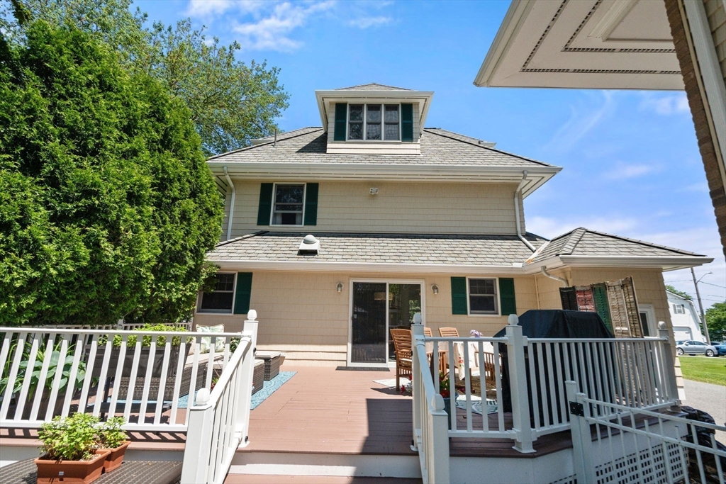 Swansea, Massachusetts, 02777, United States, 3 Bedrooms Bedrooms, ,2 BathroomsBathrooms,Residential,For Sale,1847611