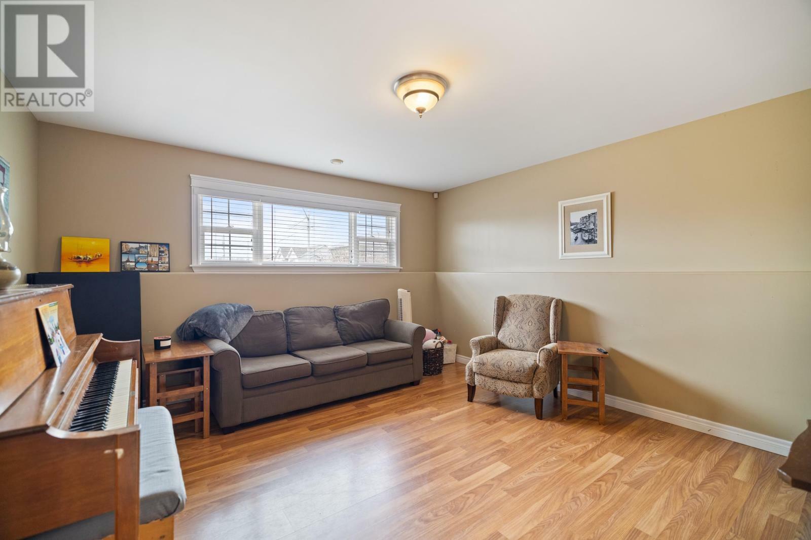 WEST ROYALTY, Prince Edward Island, C1E 2M3, CA, 4 Bedrooms Bedrooms, ,2 BathroomsBathrooms,Residential,For Sale,1874083